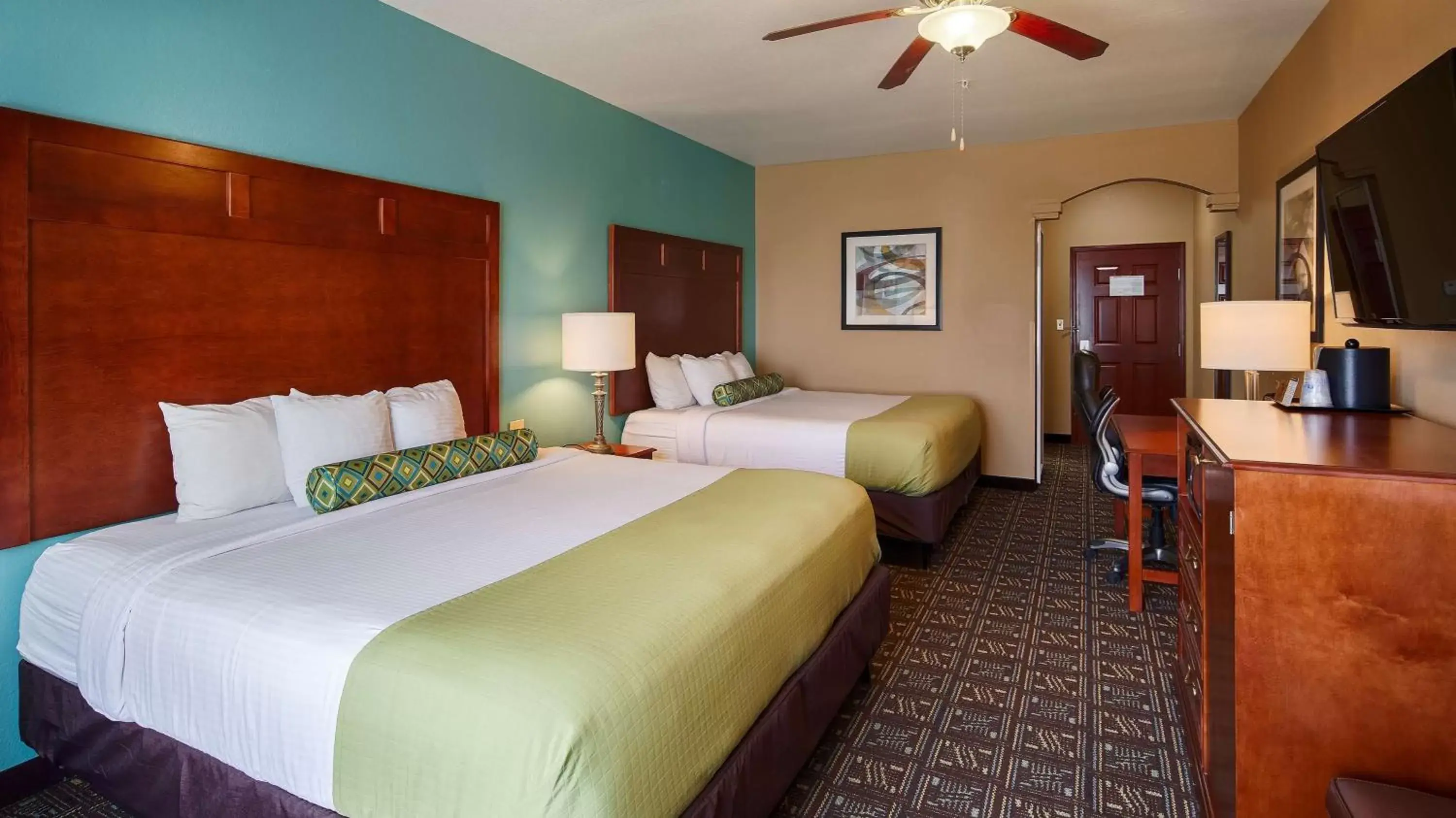 Photo of the whole room, Bed in Best Western Plus Monahans Inn and Suites