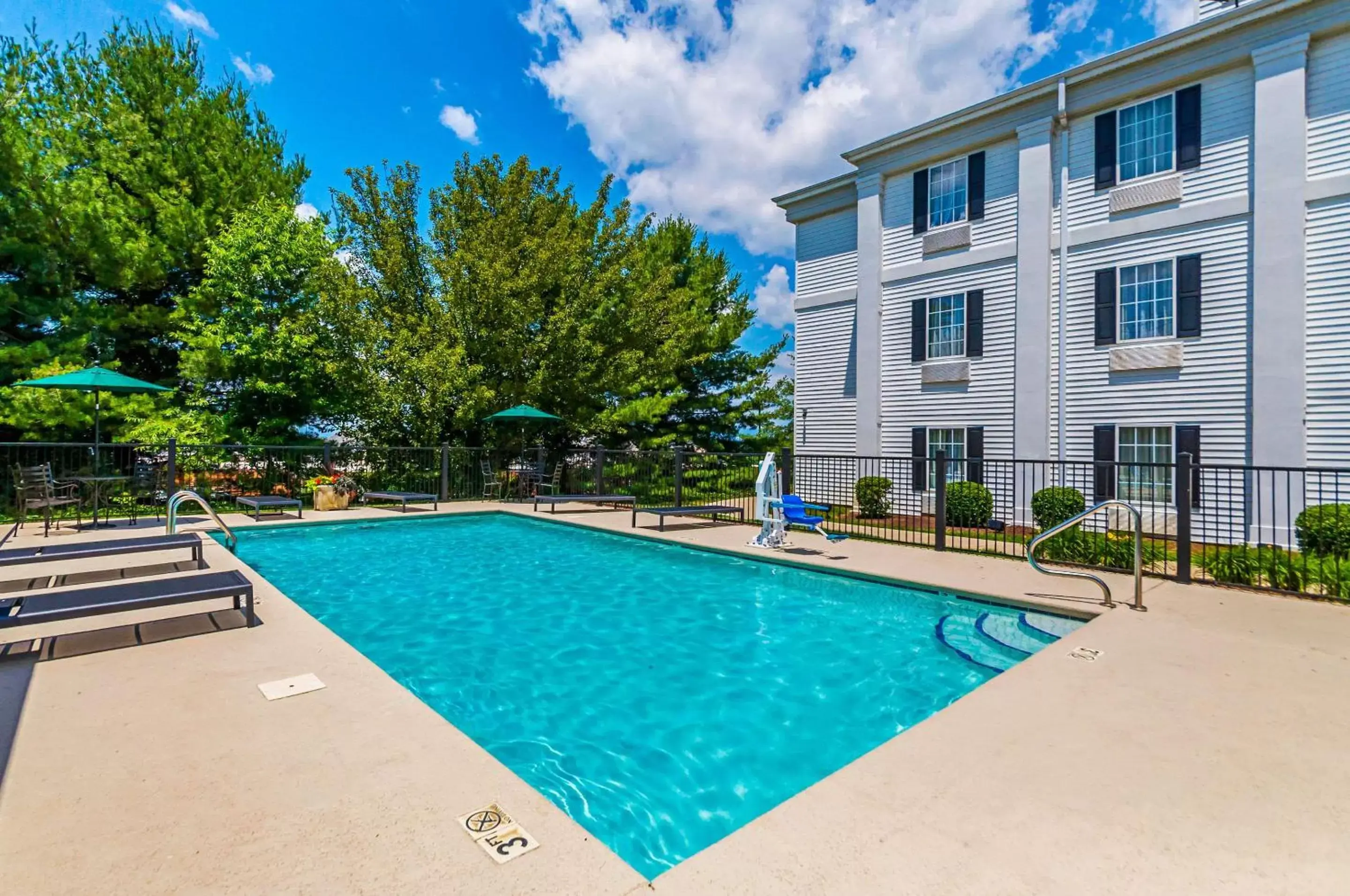 On site, Swimming Pool in Quality Inn Harrisonburg I-81