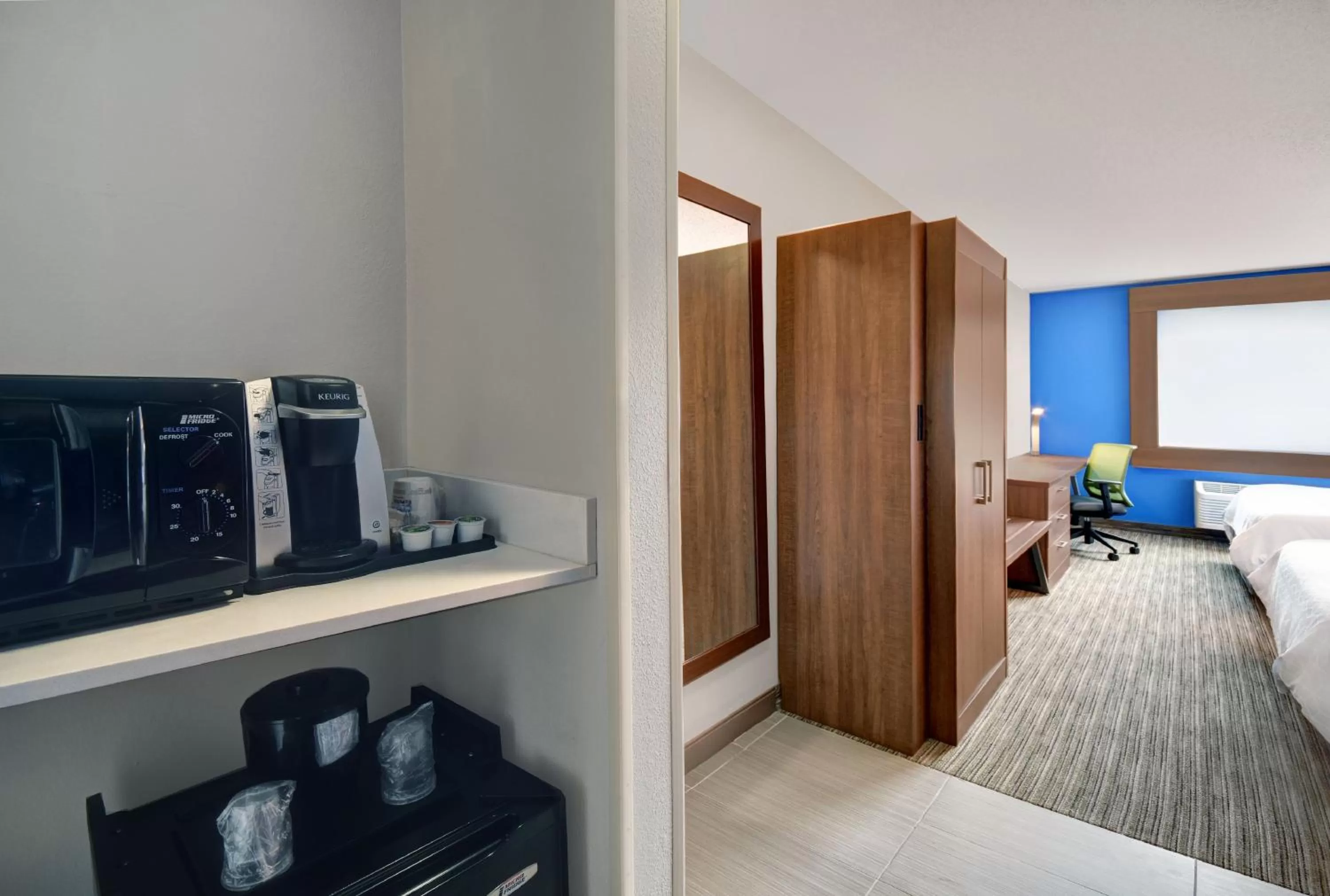 Photo of the whole room in Holiday Inn Express Marshall by IHG