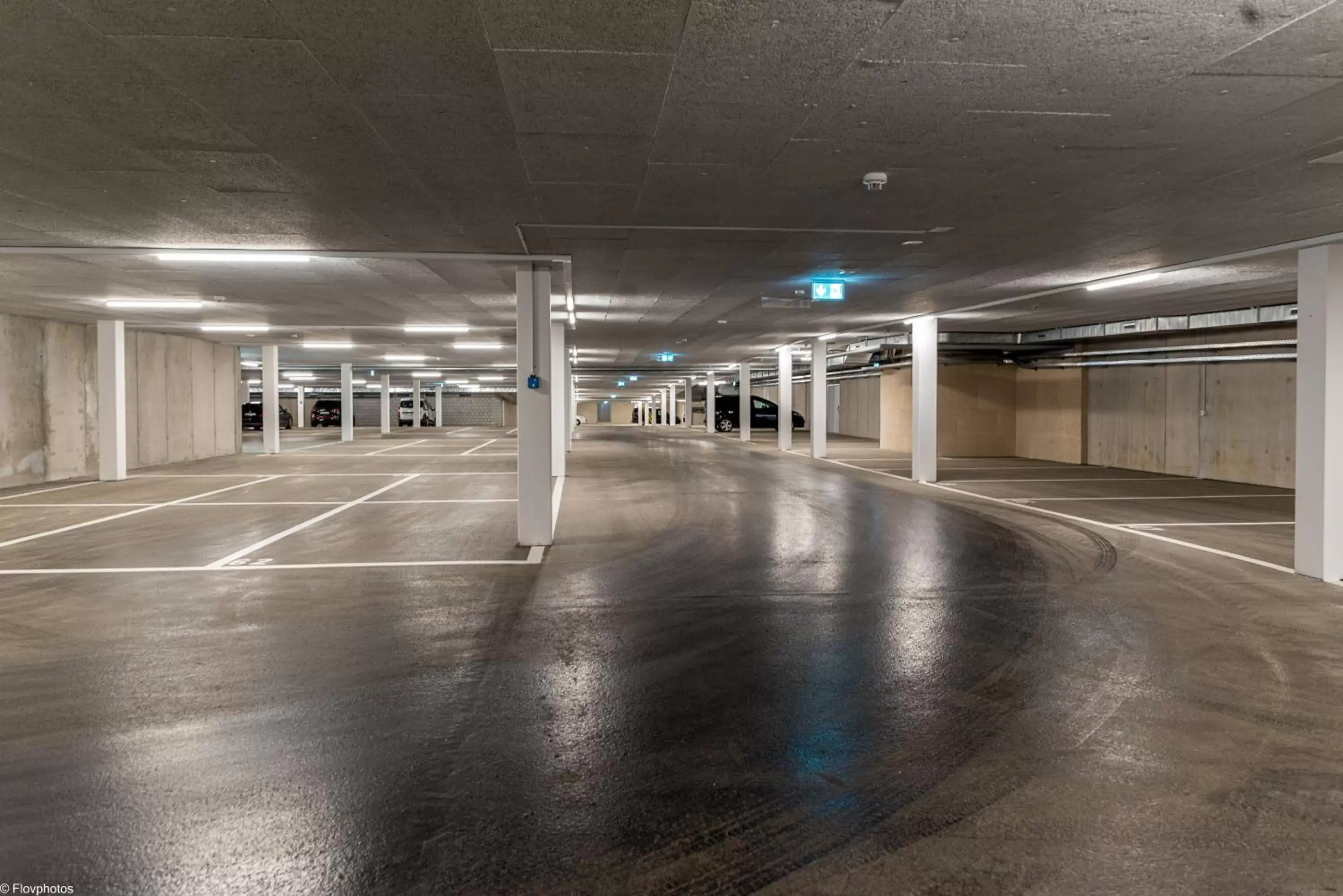 Parking, Swimming Pool in NEW OPENING 2022 - Los Lorentes Hotel Bern City