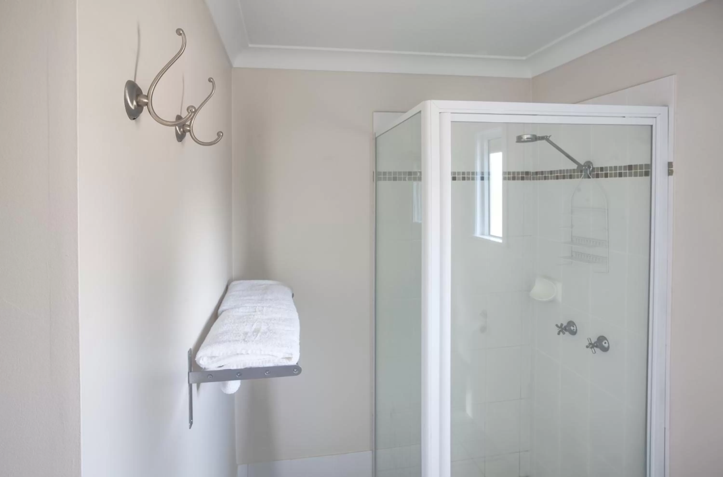 Shower in High Street Motor Inn