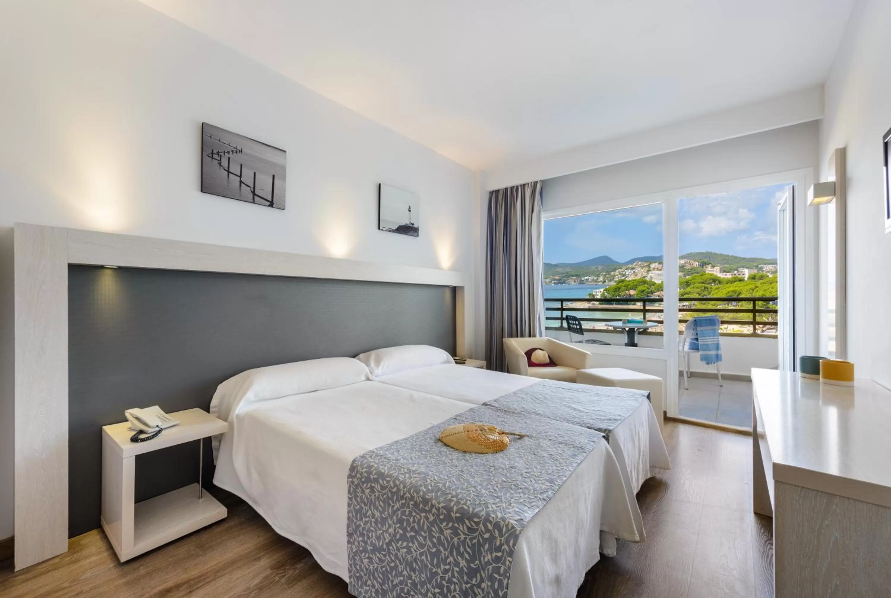 Balcony/Terrace, Bed in Hotel Vibra Beverly Playa