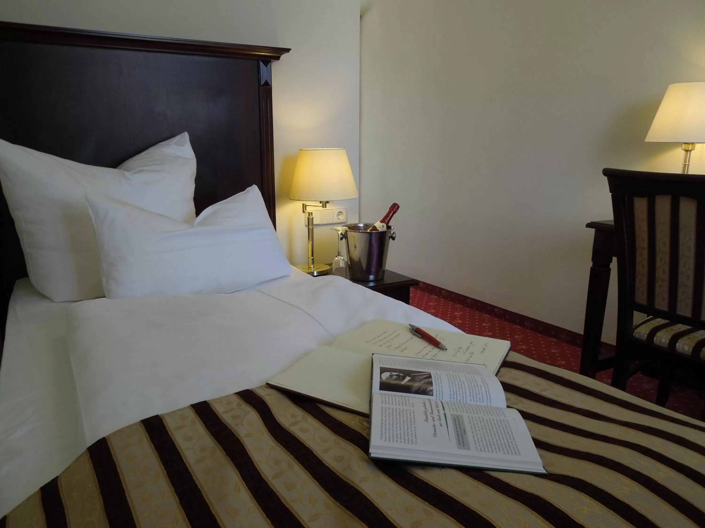 Photo of the whole room, Bed in Hotel Mutiger Ritter