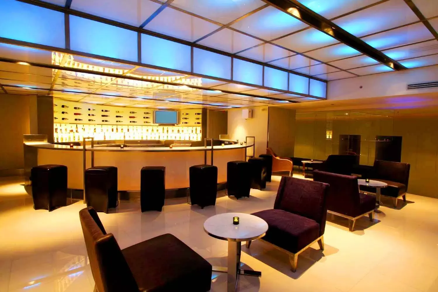 Lounge or bar, Lounge/Bar in Pathumwan Princess Hotel - SHA Extra Plus Certified