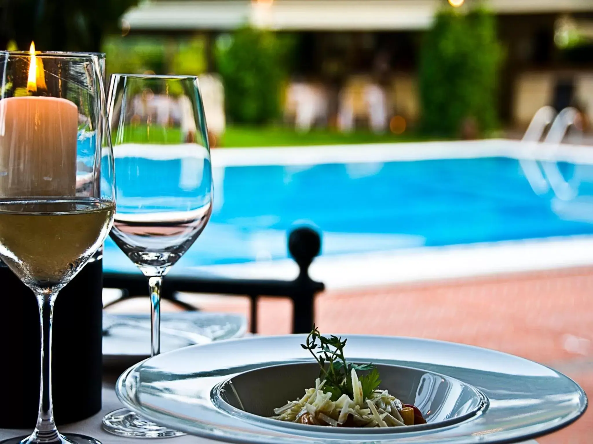 Restaurant/places to eat, Swimming Pool in Parkhotel Delta, Wellbeing Resort