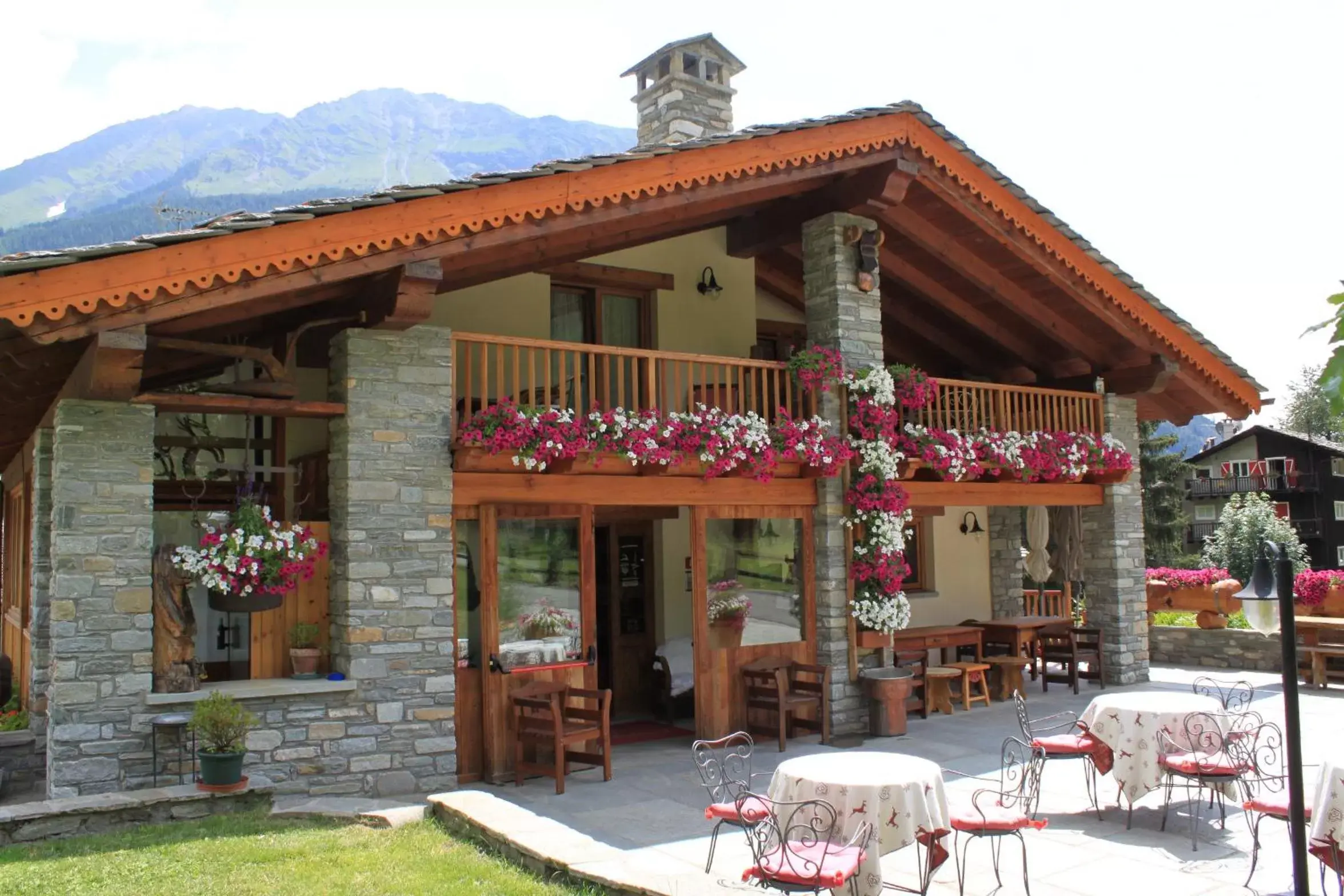 Facade/entrance in Hotel Lo Campagnar