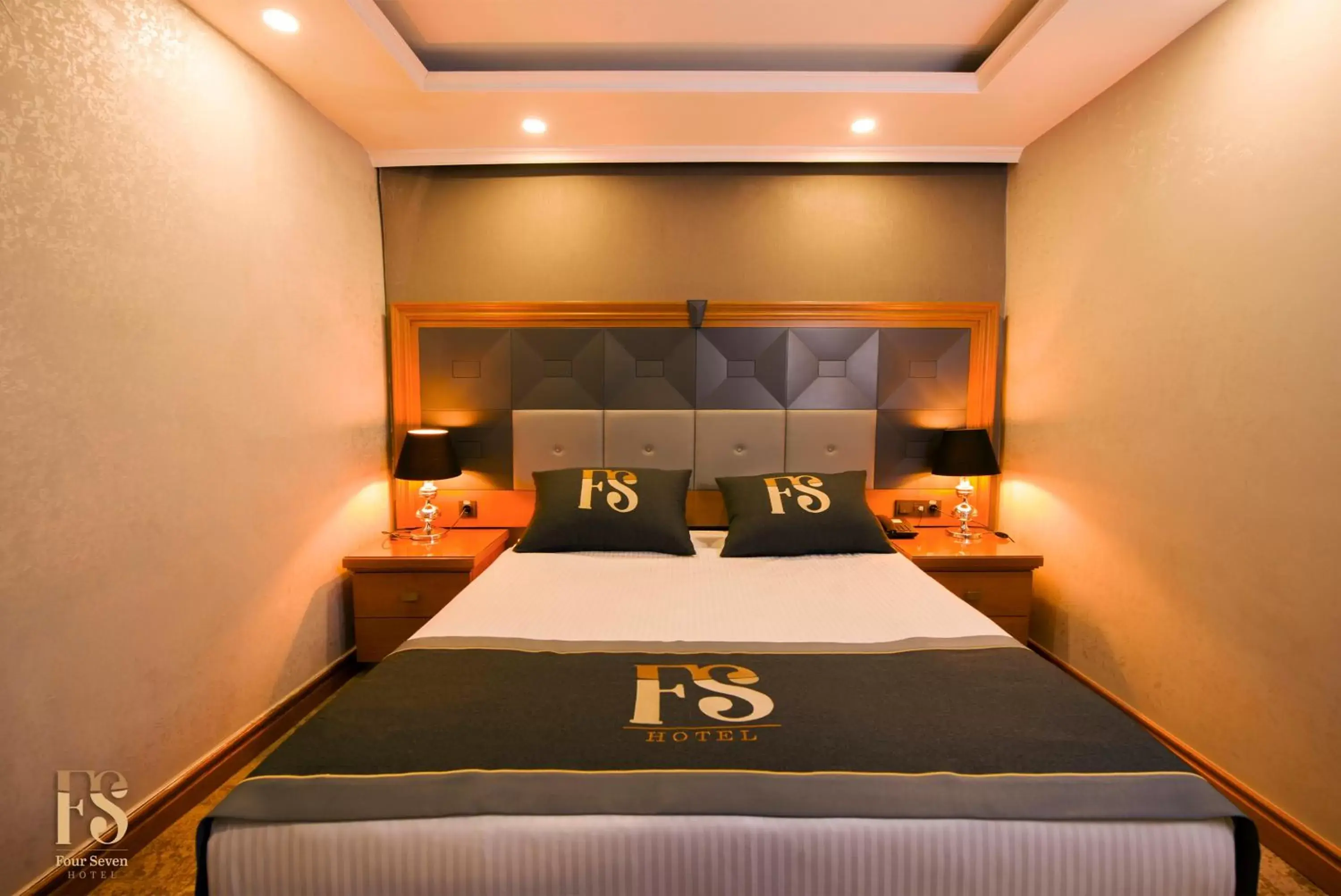 Bed in FOUR SEVEN HOTEL