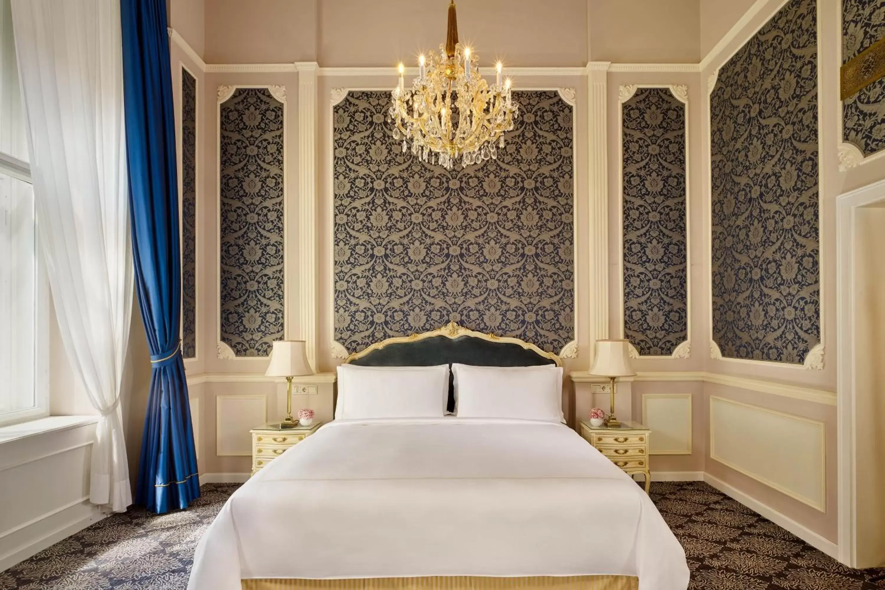 Bedroom, Bed in Hotel Imperial, a Luxury Collection Hotel, Vienna