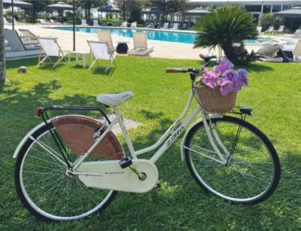 Cycling, Garden in San Clemente Palace Kempinski