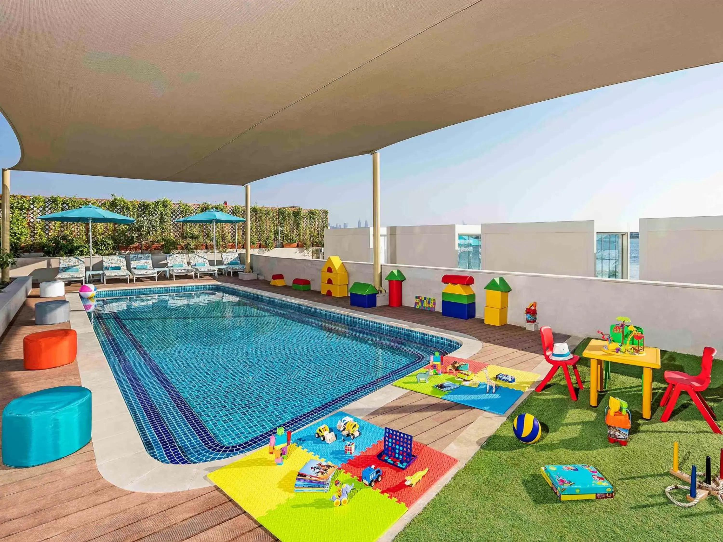 On site, Swimming Pool in The Retreat Palm Dubai MGallery by Sofitel
