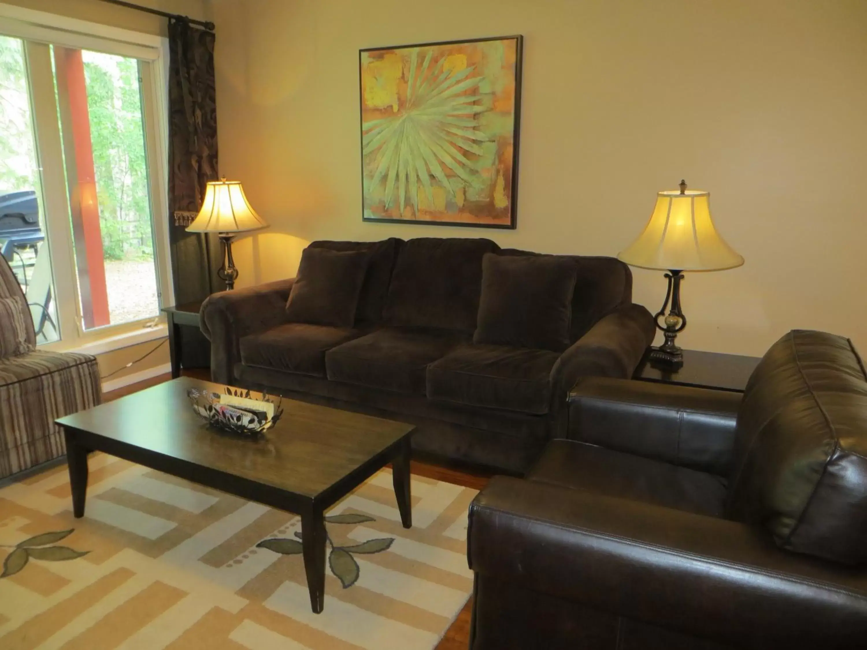 Living room, Seating Area in Village Creek Country Inn