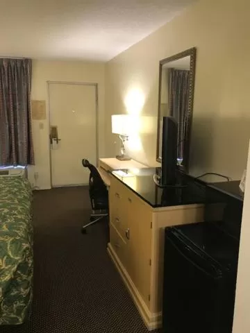 Bedroom in WESTERN MOTEL