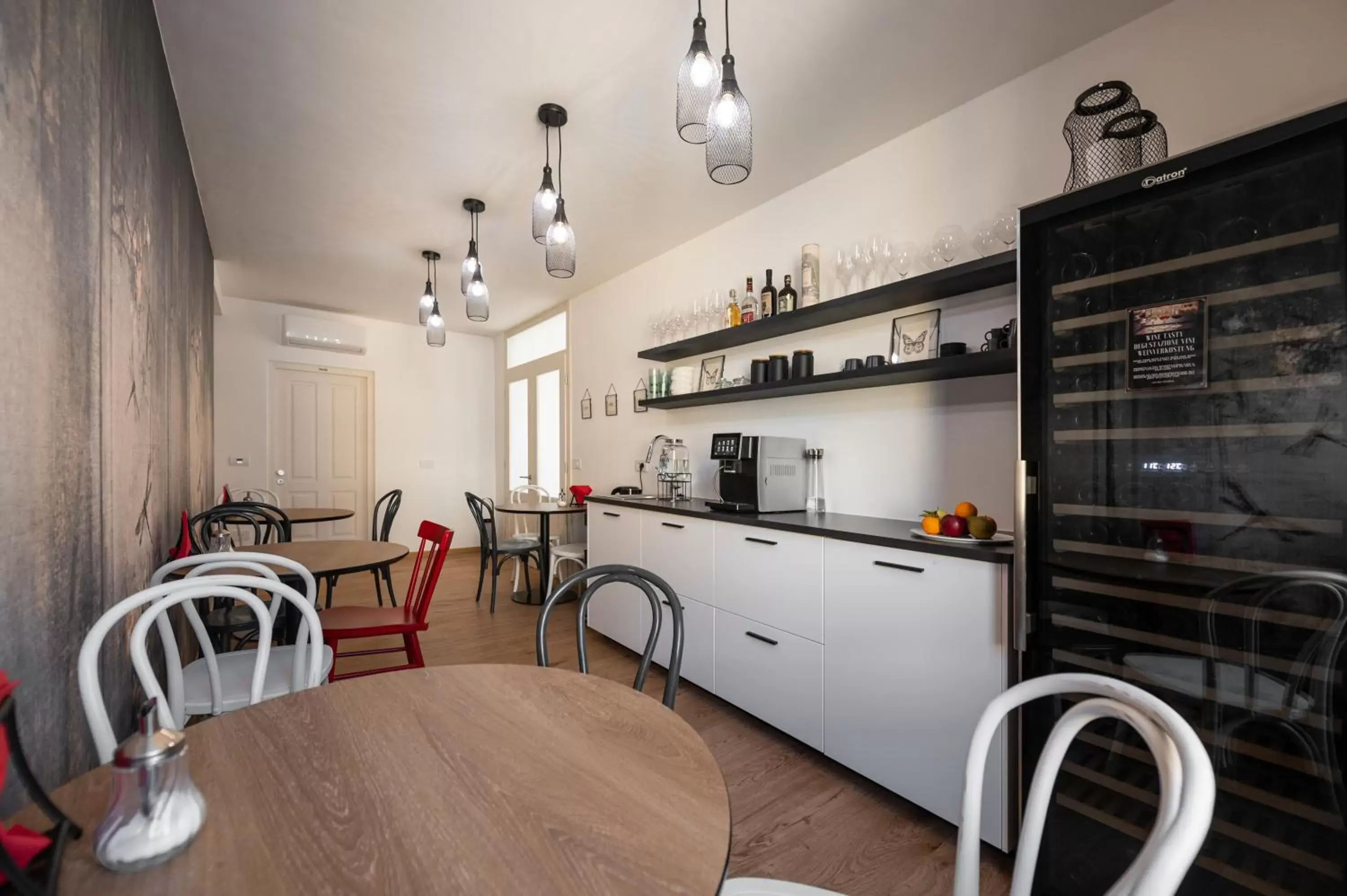 Dining Area in Guesthouse diWINE