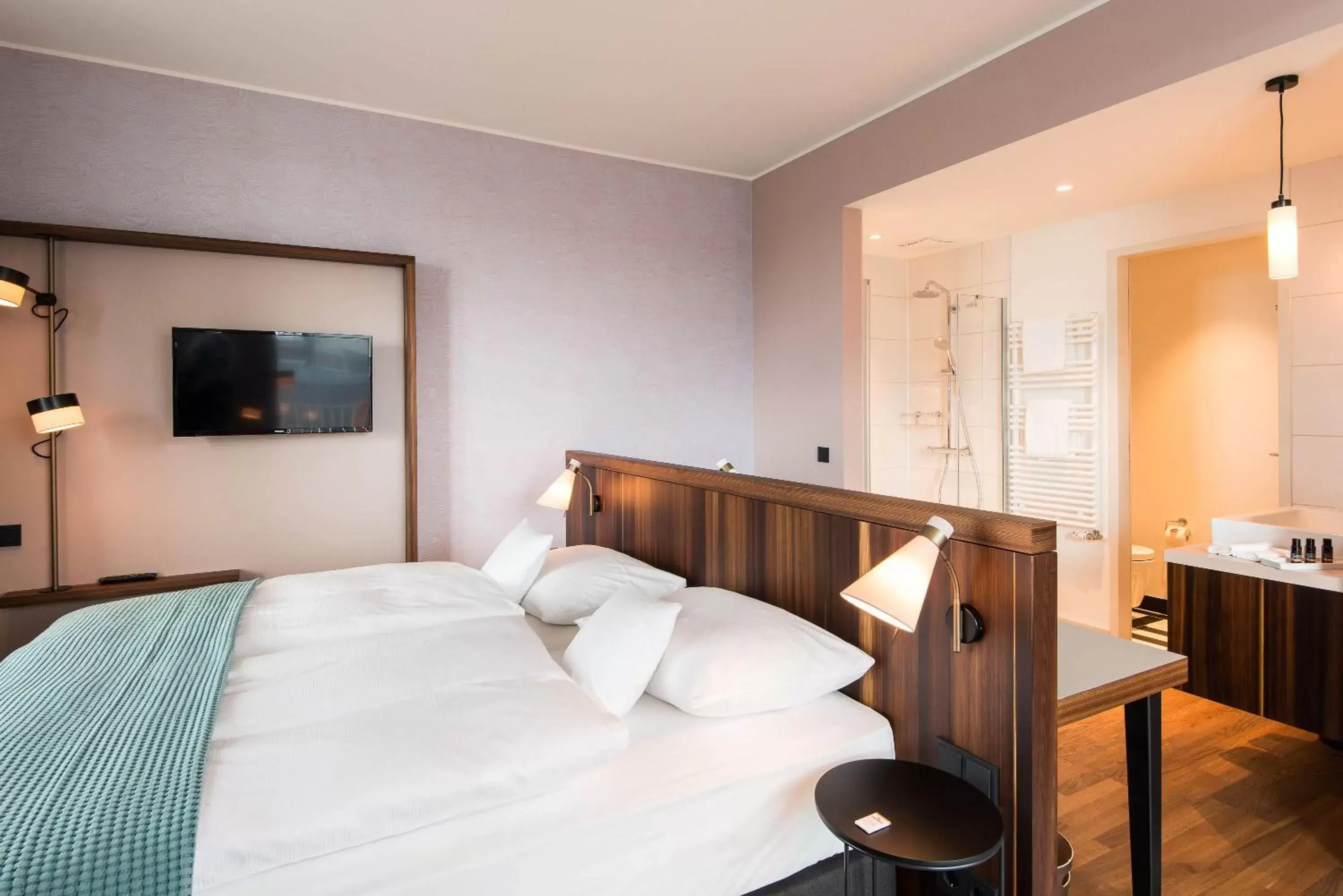 Photo of the whole room, Bed in THE LIBERTY Hotel Bremerhaven BW Signature Collection