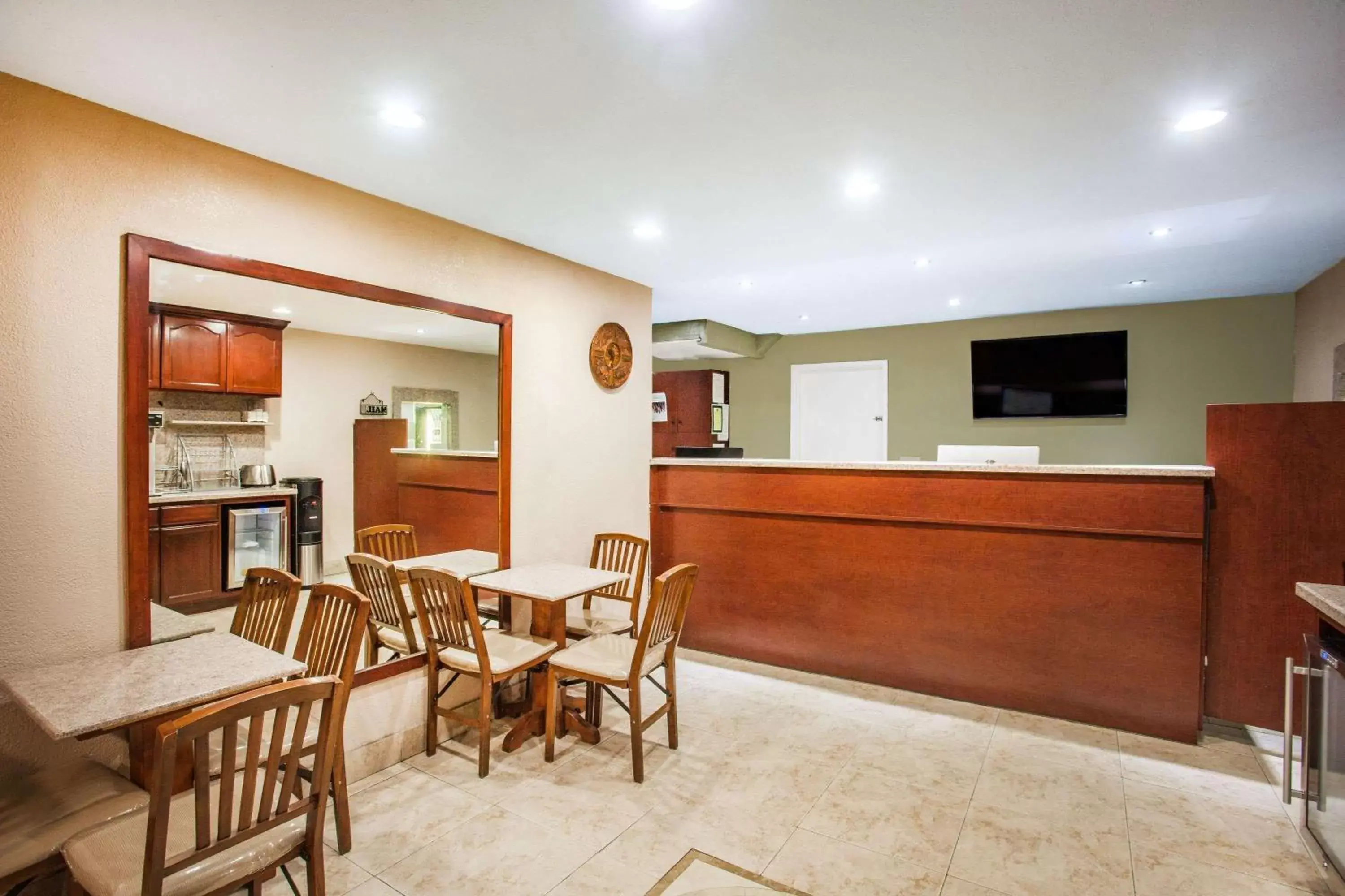 Lobby or reception in Super 8 by Wyndham Redlands/San Bernardino