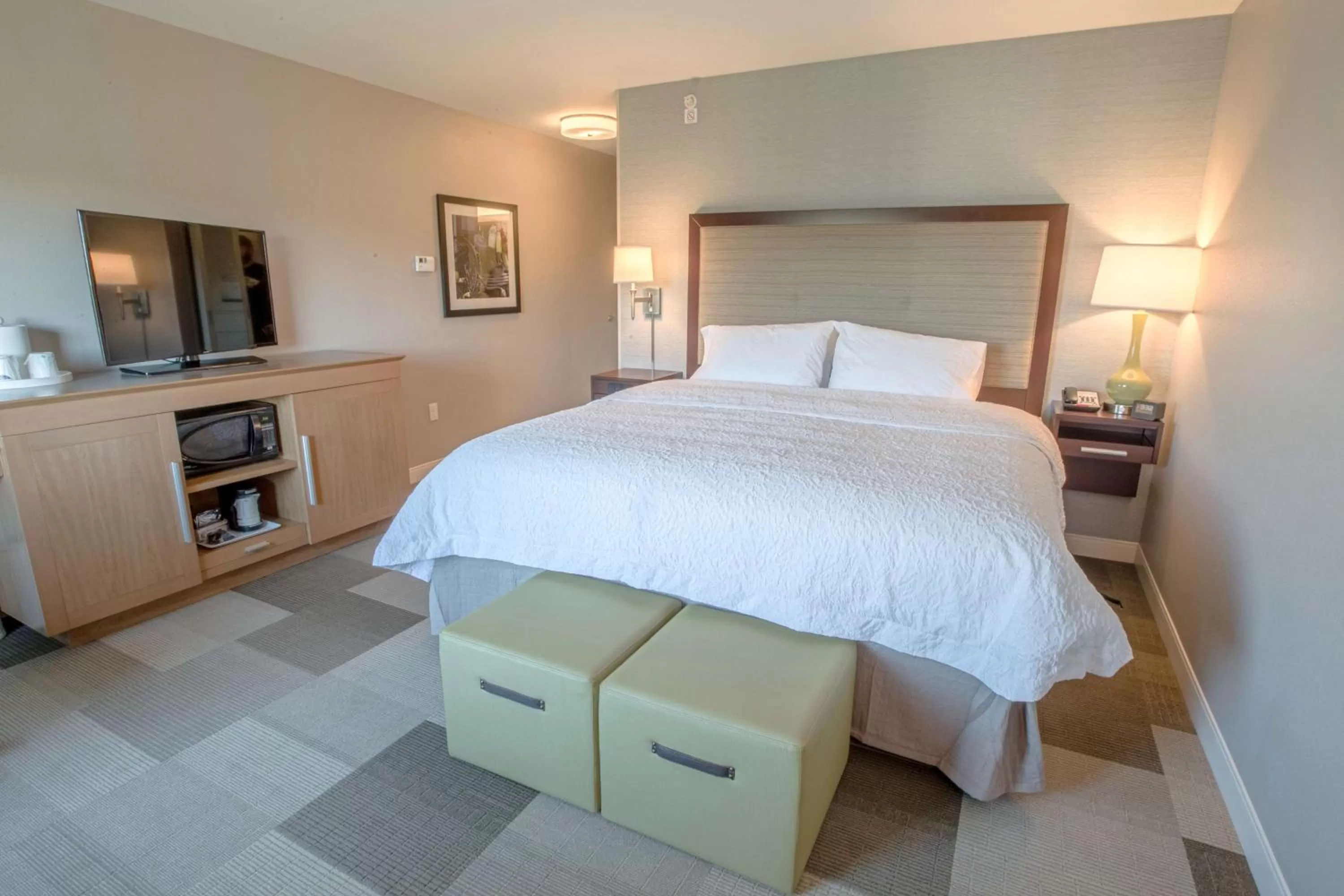 Bed in Hampton Inn by Hilton Amesbury, MA