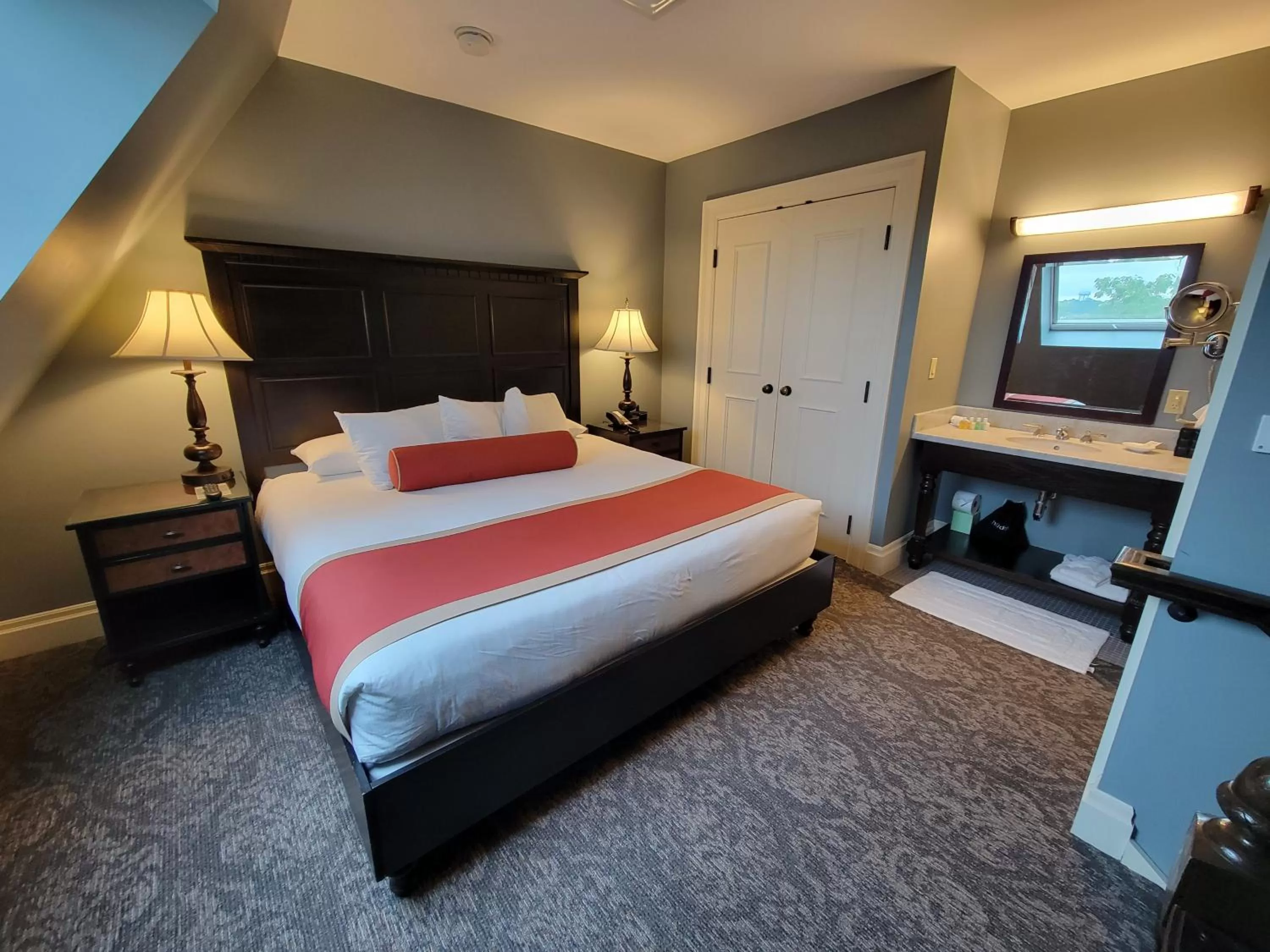 Bedroom in Mansions on Fifth