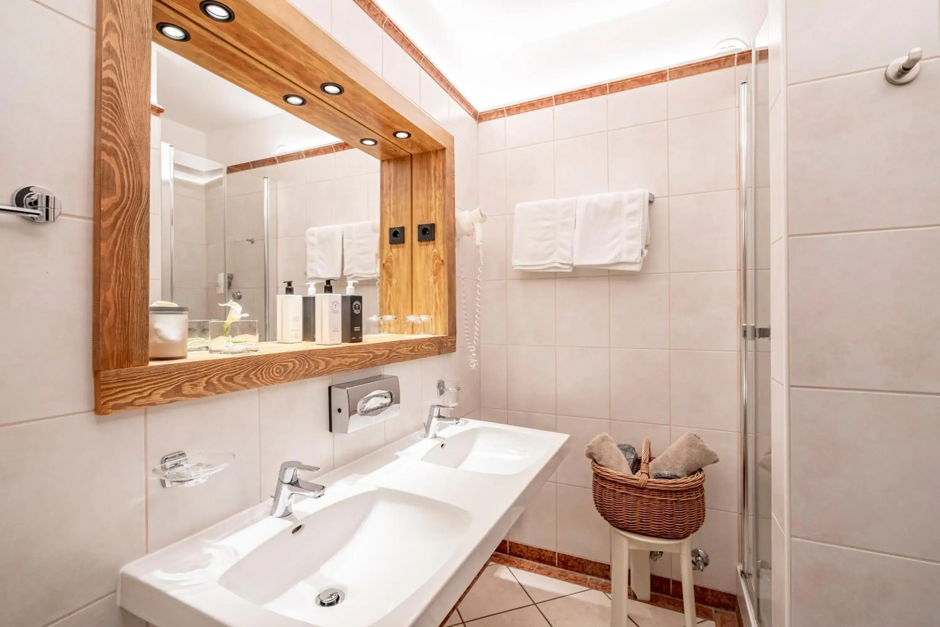Bathroom in Hotel Tirolensis