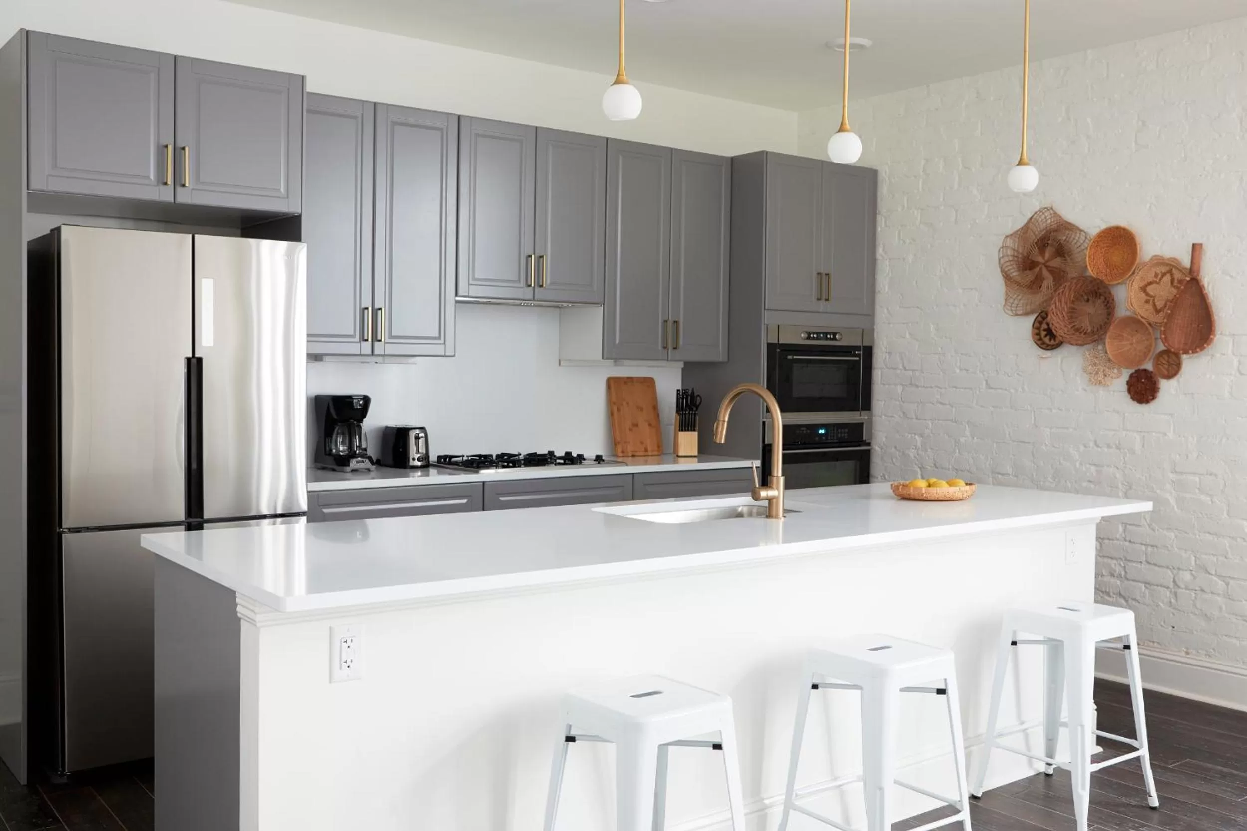 Living room, Kitchen/Kitchenette in Sonder Lafayette Square