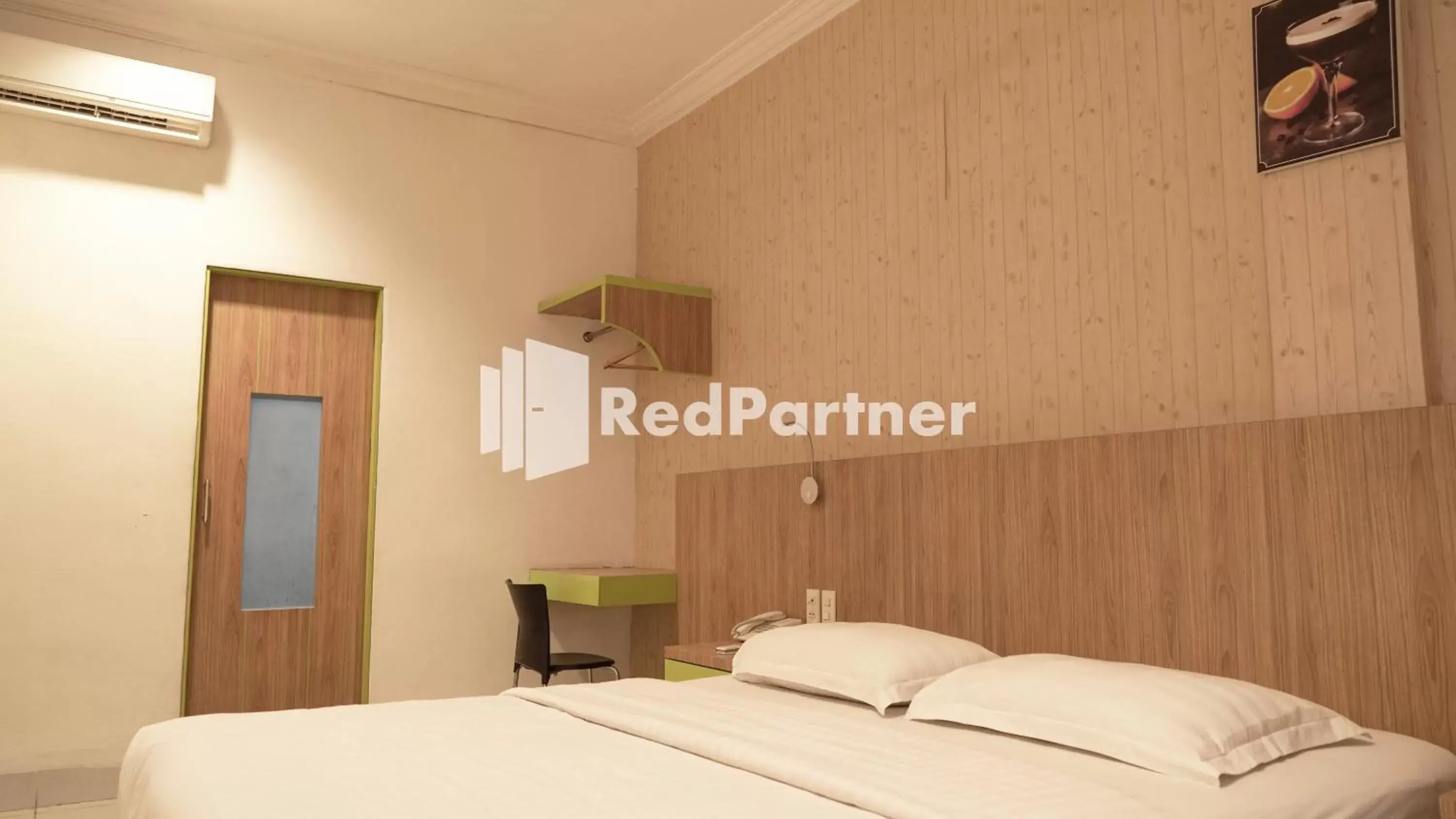 Bedroom, Bed in Wisma Sederhana RedPartner