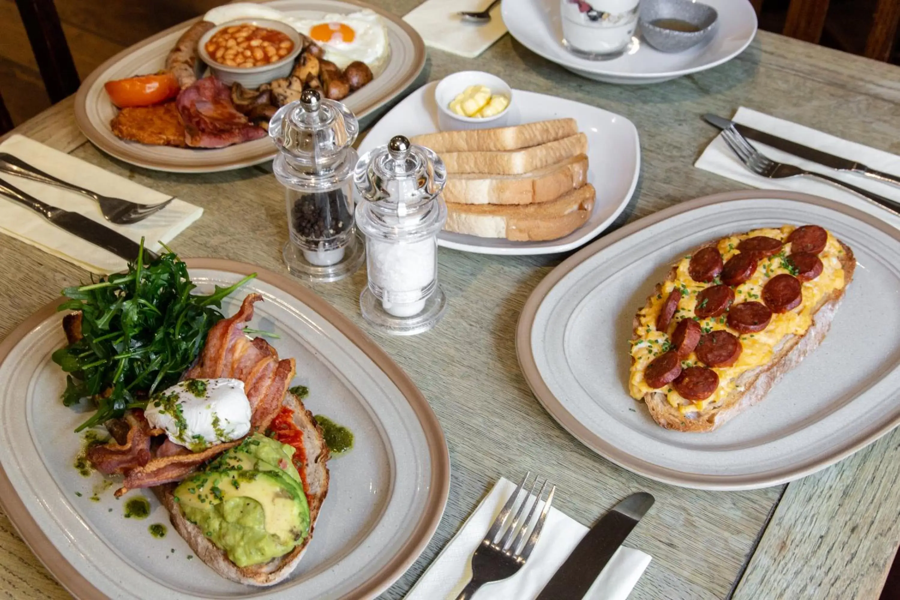 Breakfast, Lunch and Dinner in The Bell Hotel