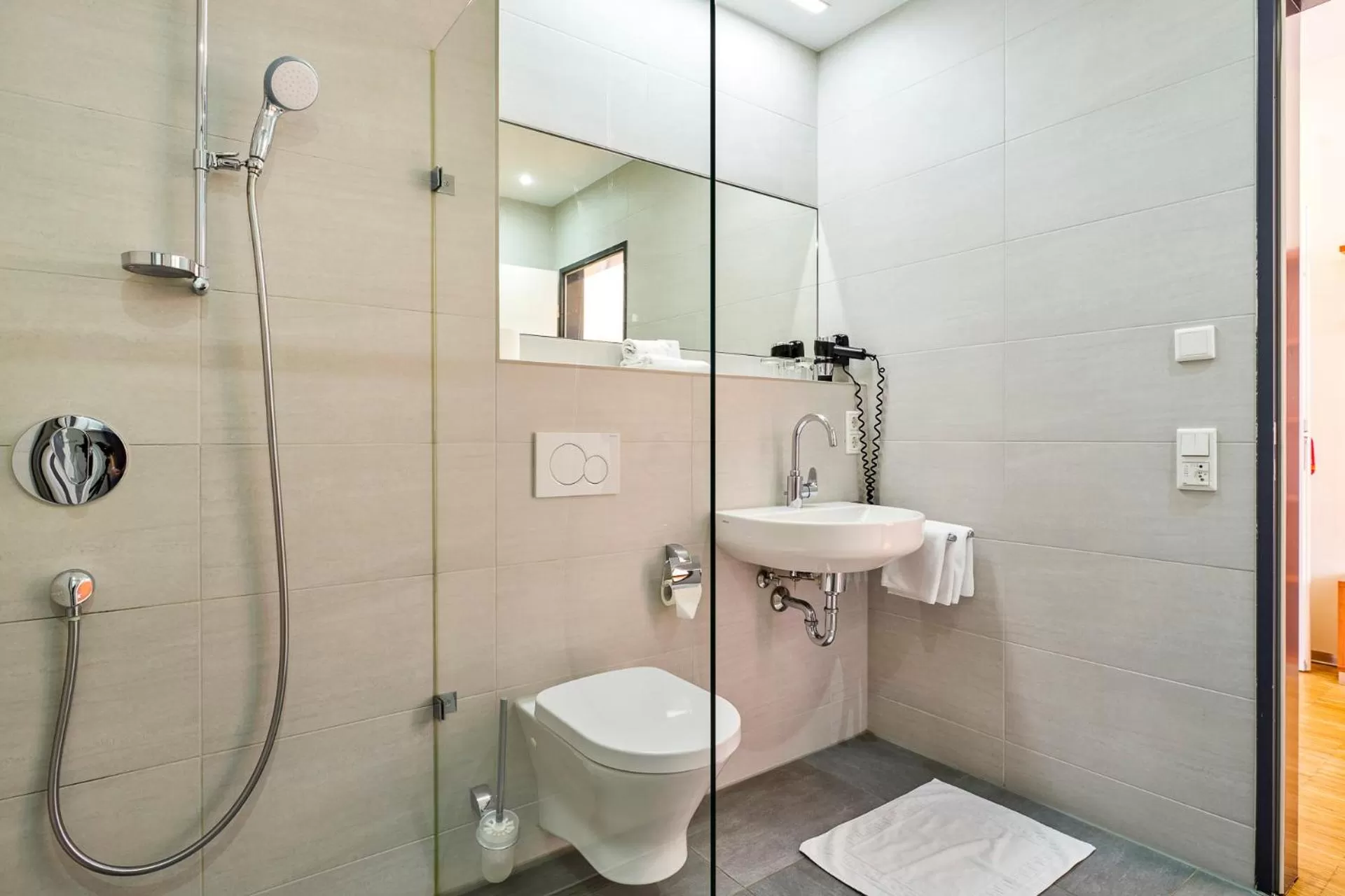 Bathroom in Hotel Apfelbaum