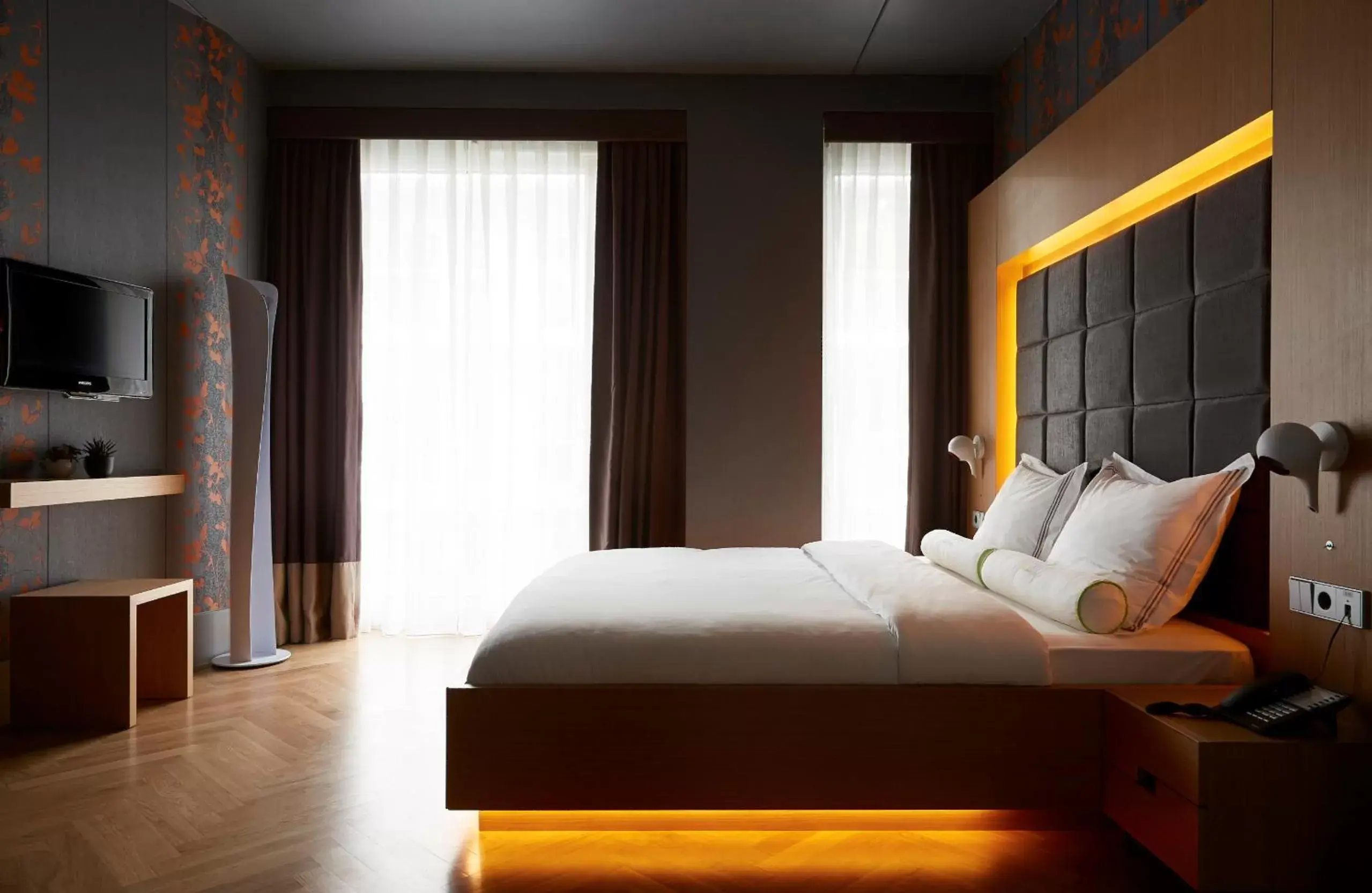 Bedroom, Bed in Amadi Park Hotel