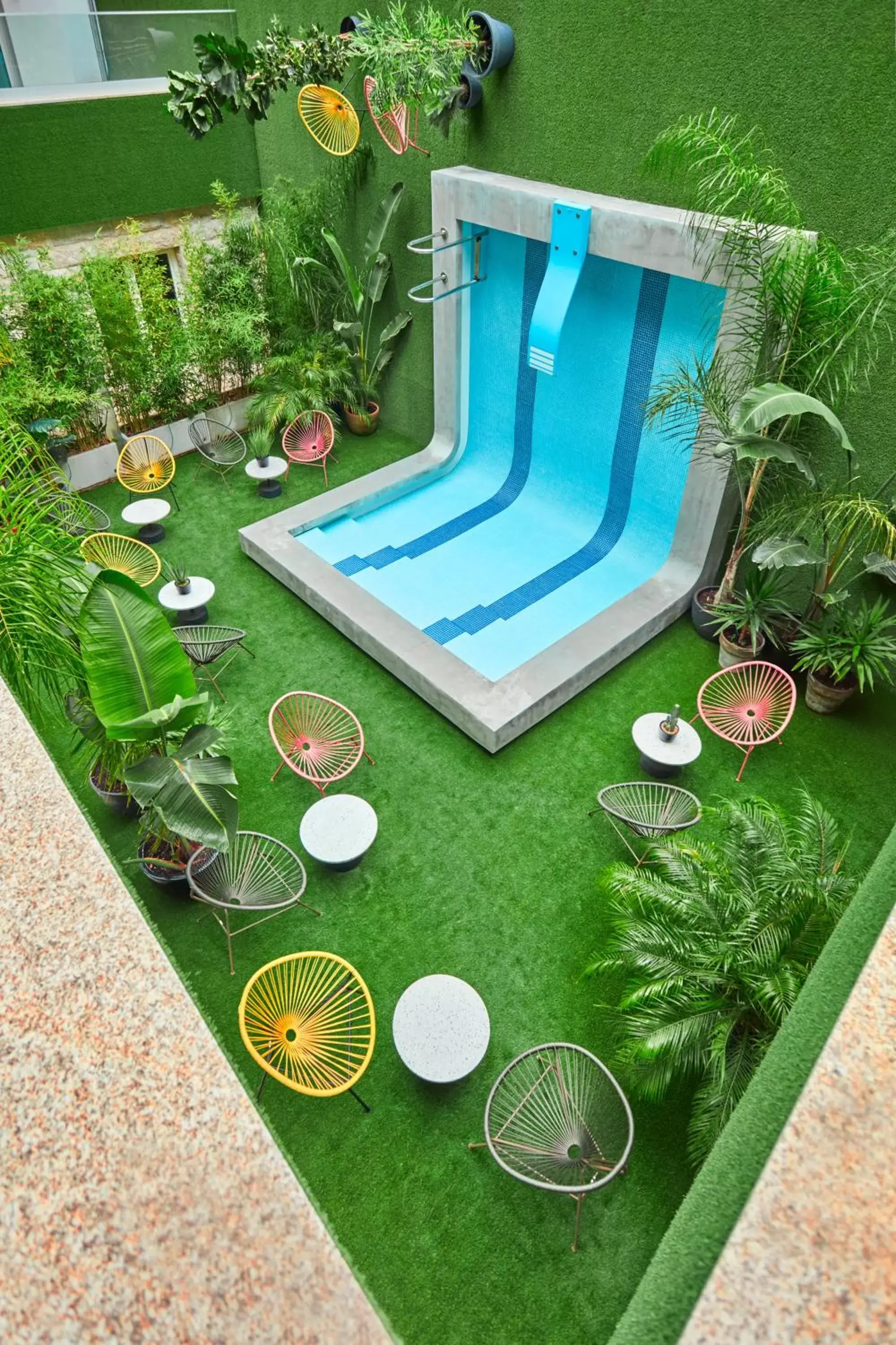 Garden, Pool View in Chic & Basic Gravity