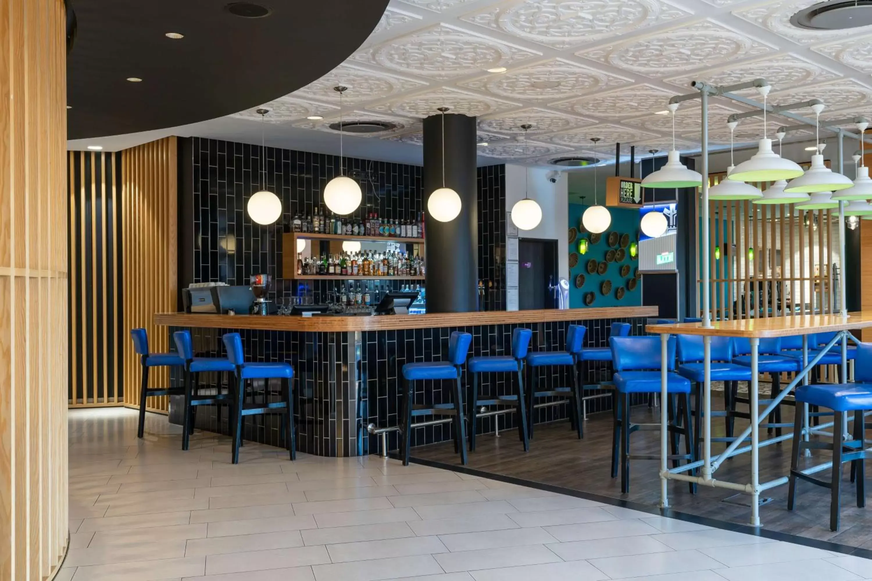 Lounge or bar in Park Inn by Radisson Polokwane Lounge or bar in Park Inn by Radisson Polokwane