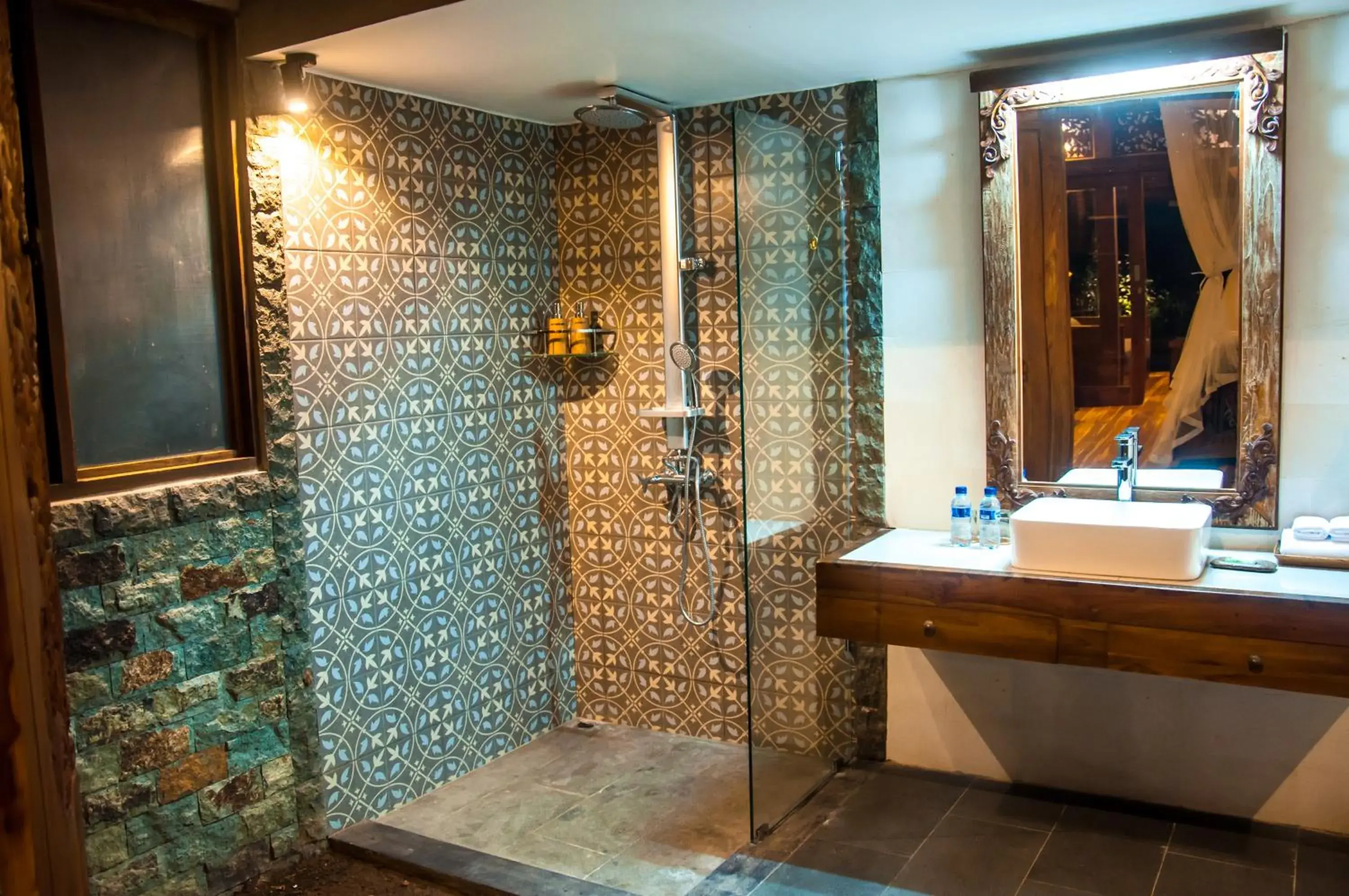 Bedroom, Bathroom in Puri Kobot