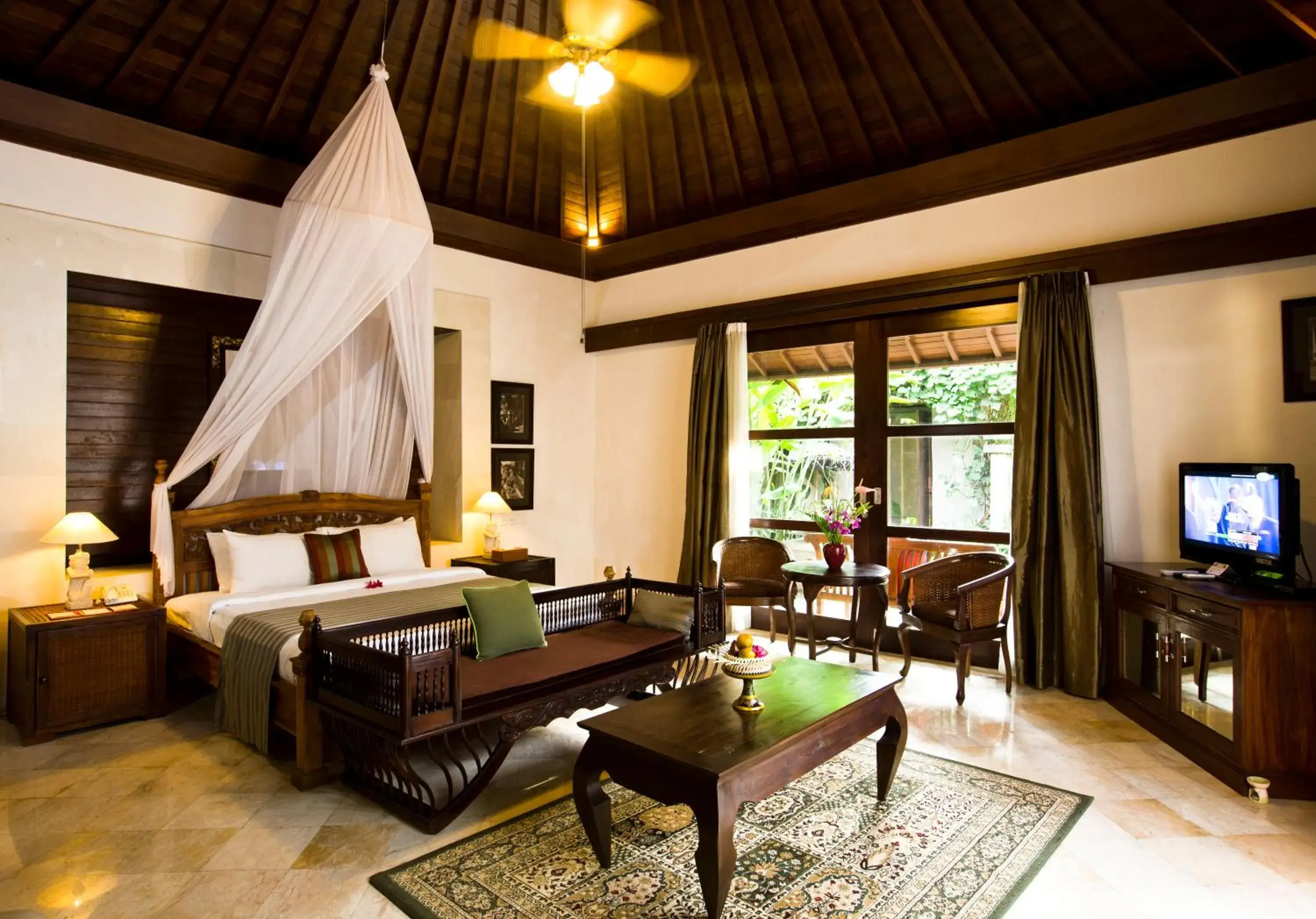 Bedroom, Seating Area in The Mansion Resort Hotel & Spa