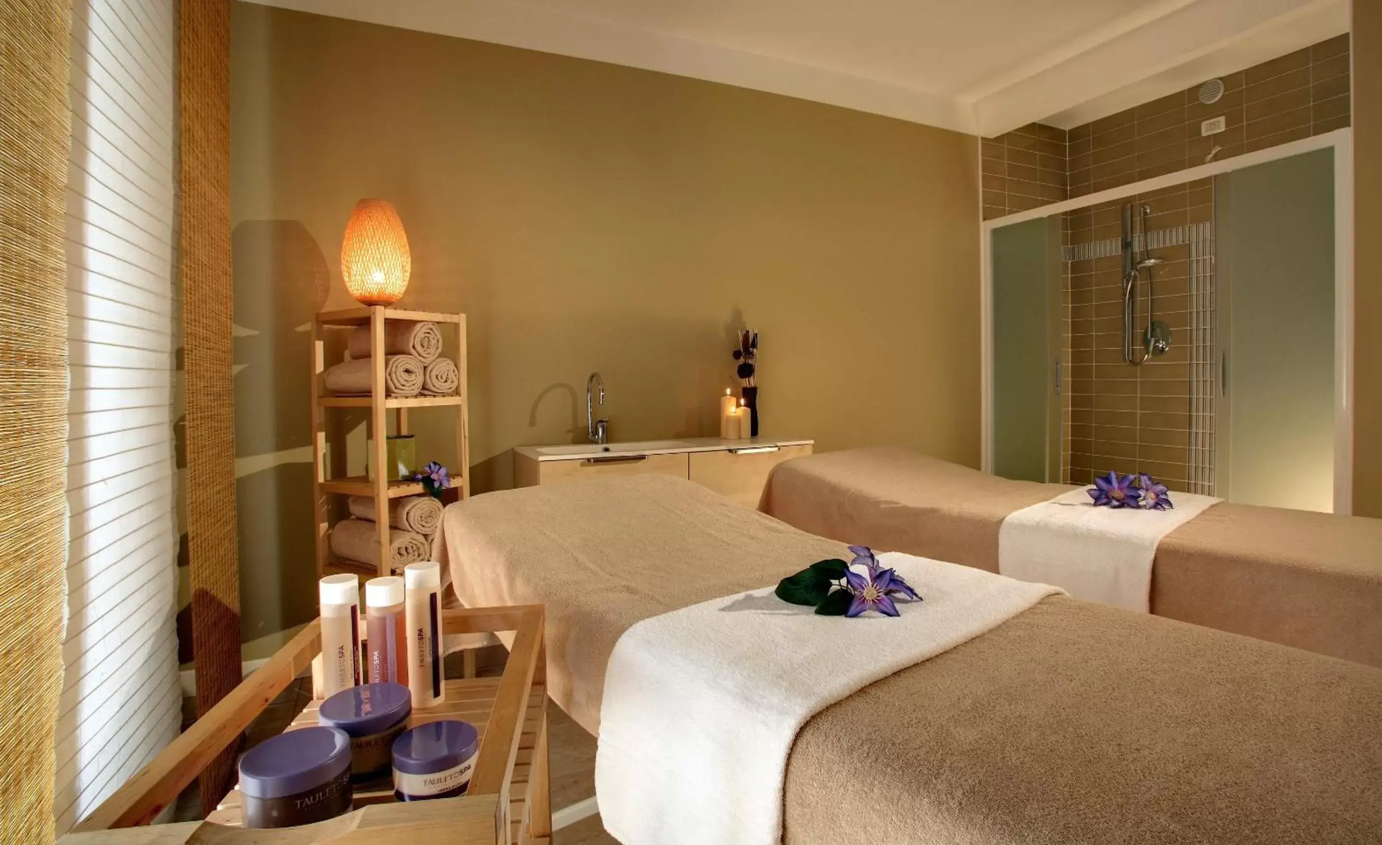 Massage, Bed in Hotel Savoia Thermae & SPA Massage, Bed in Hotel Savoia Thermae & SPA