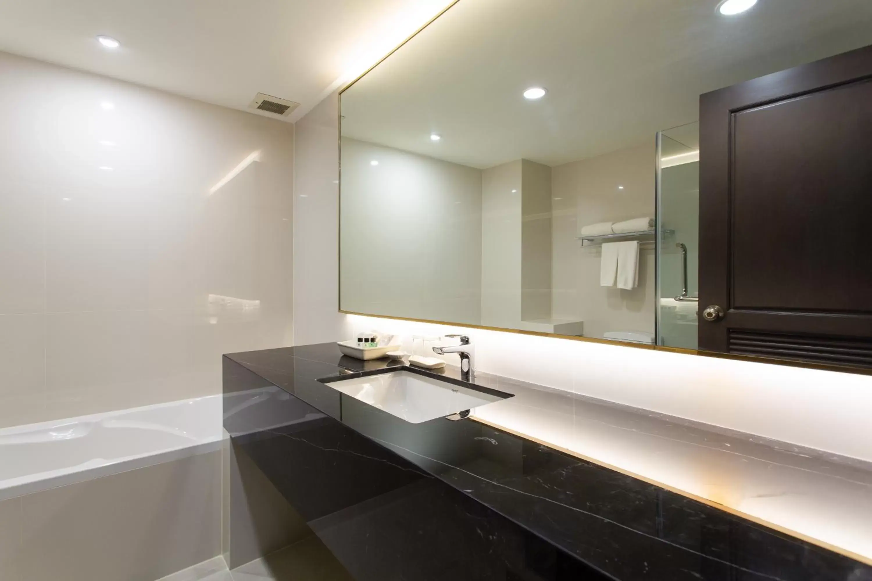 Bathroom in Krabi Heritage Hotel - SHA Extra Plus