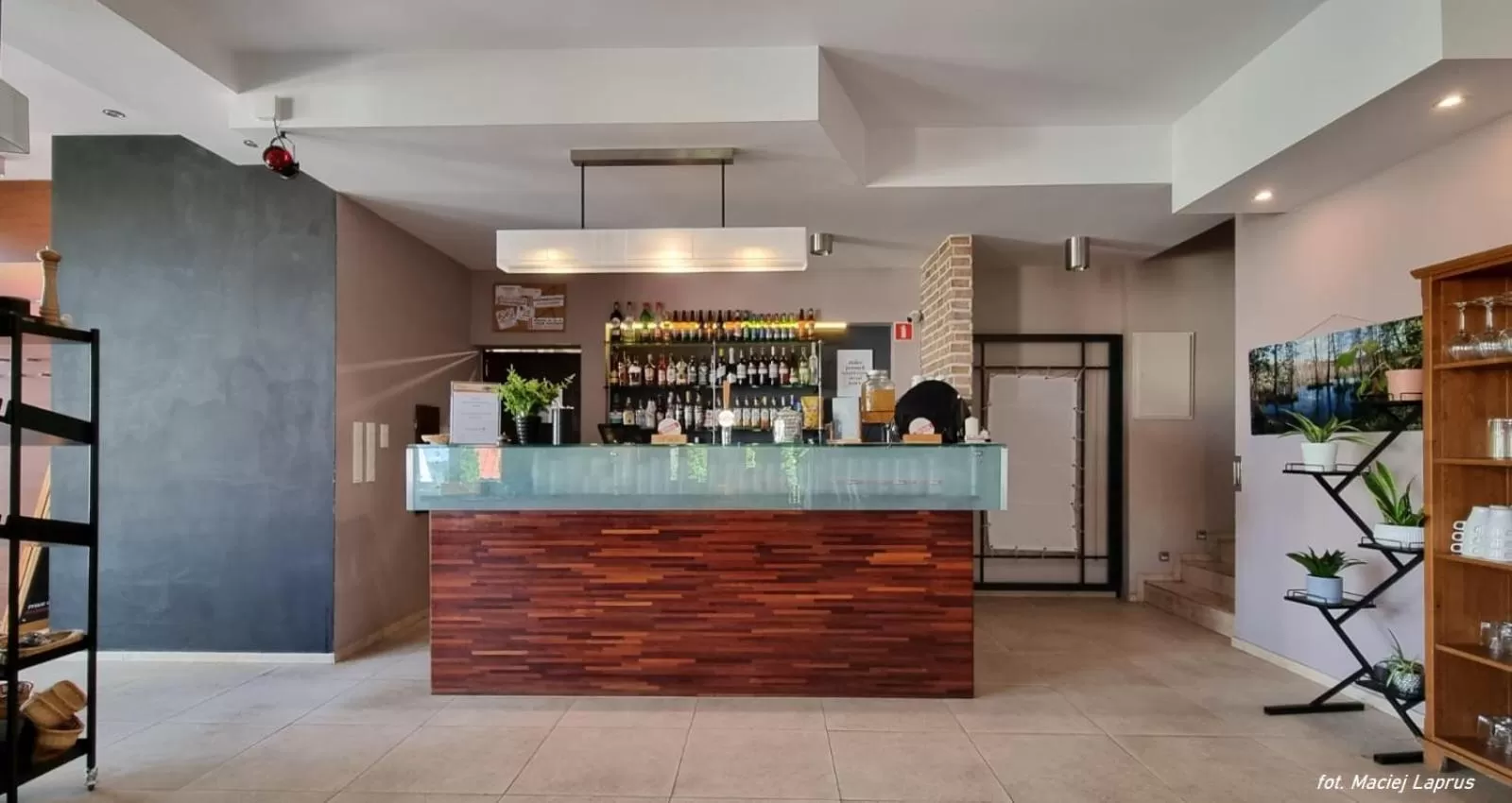 Restaurant/places to eat in Vertigo Narie