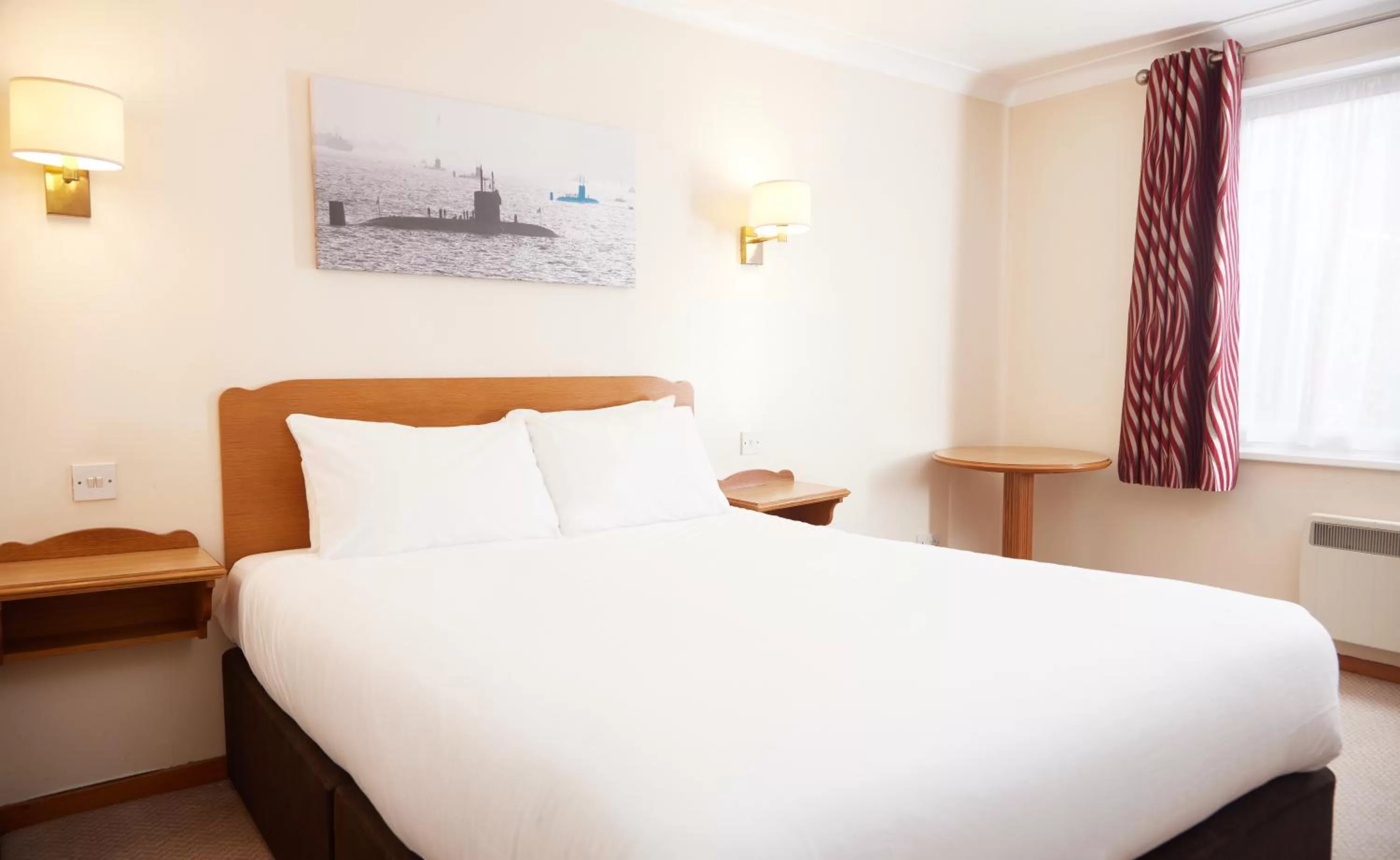 Bedroom, Bed in Farmhouse Innlodge by Greene King Inns