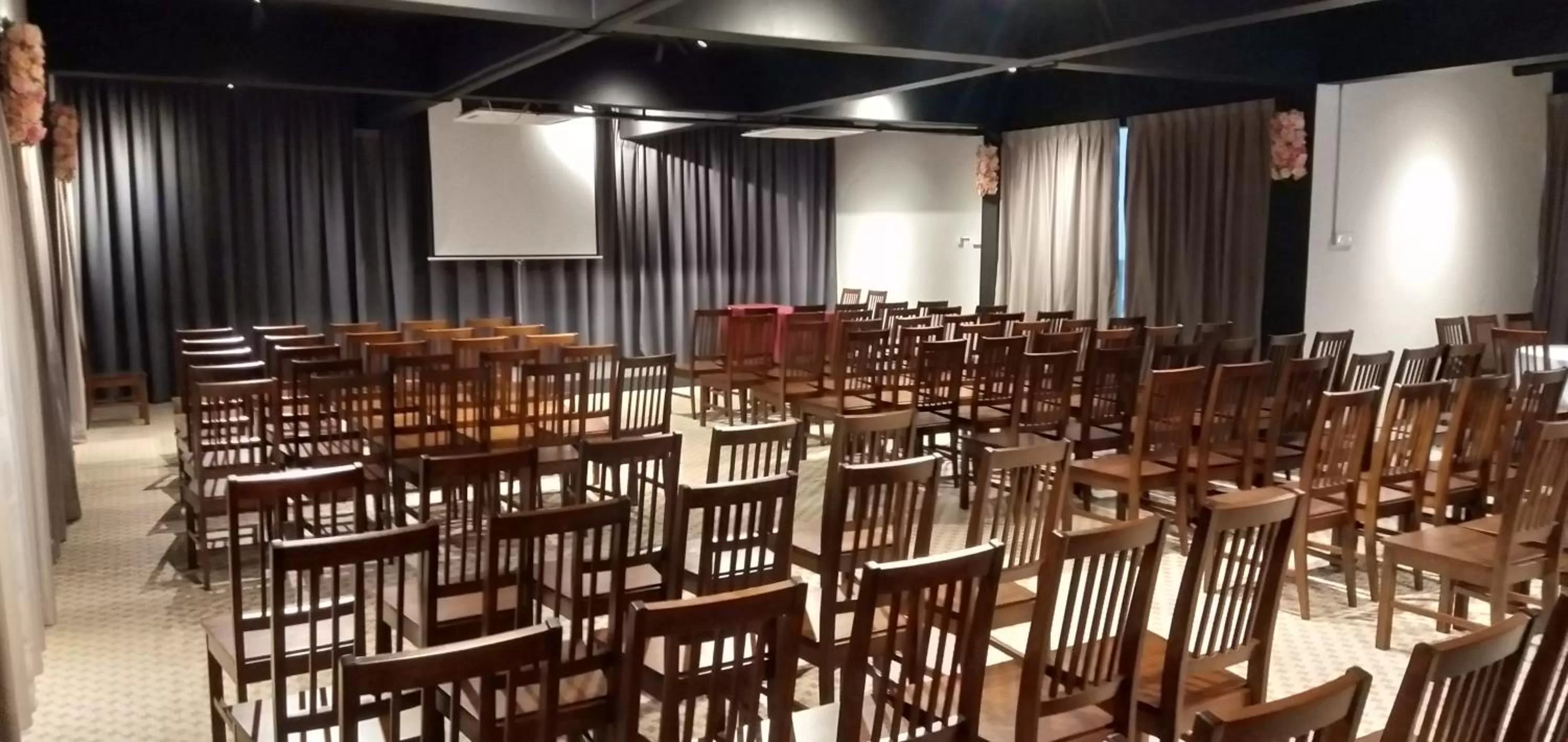 THE WOOD BOUTIQUE HOTEL