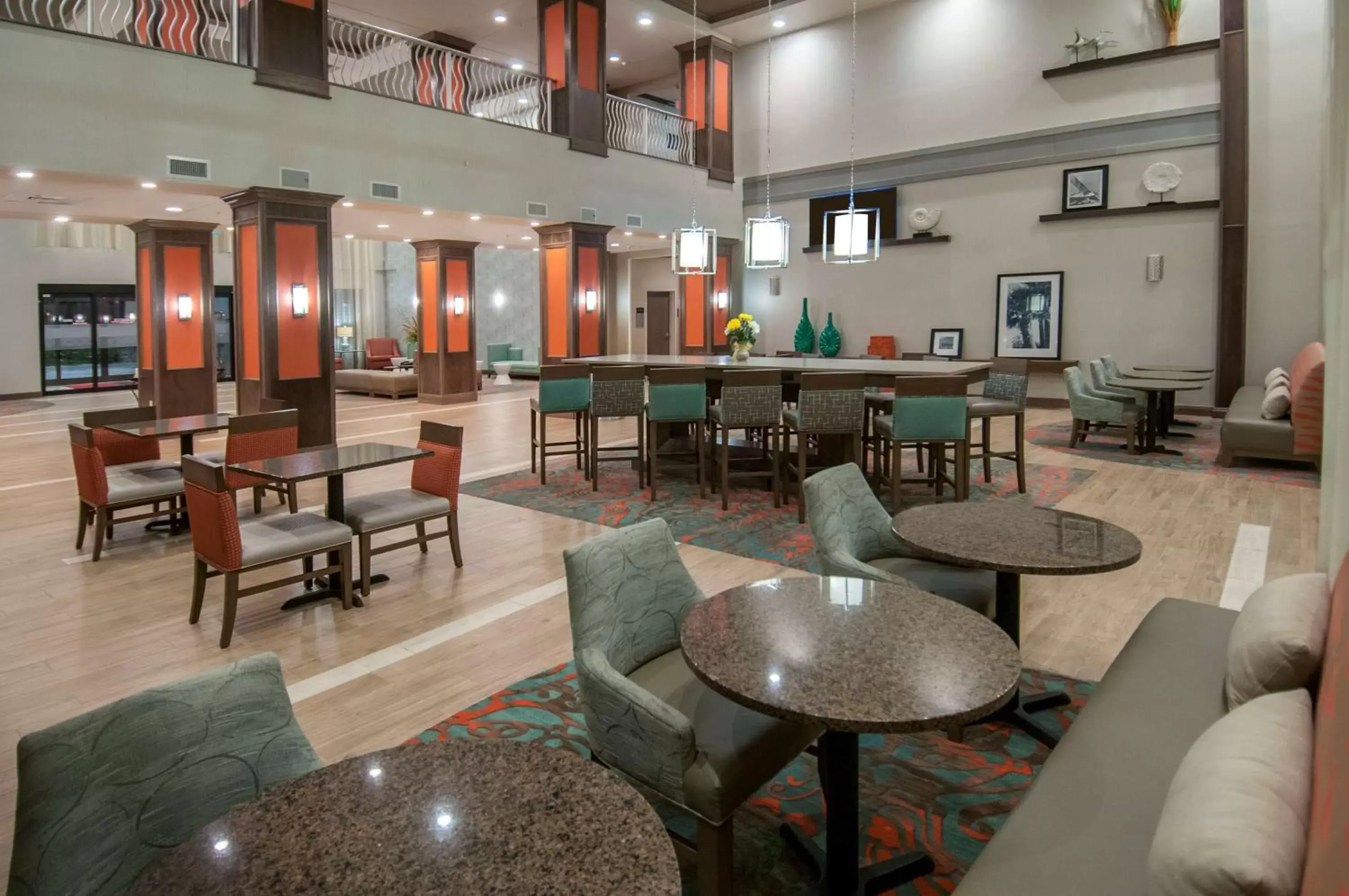 Lobby or reception, Lounge/Bar in Hampton Inn & Suites Pensacola/I-10 Pine Forest Road