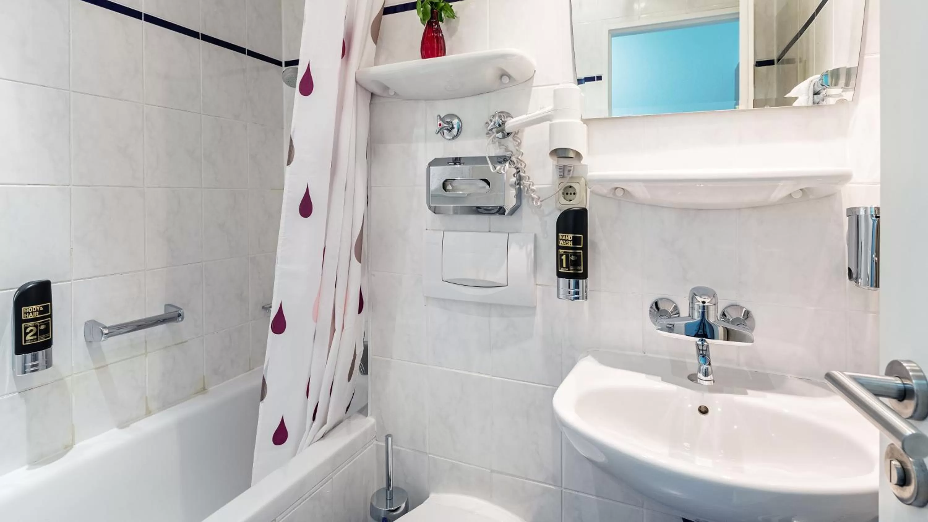 Bathroom in NP Hotel Wallis