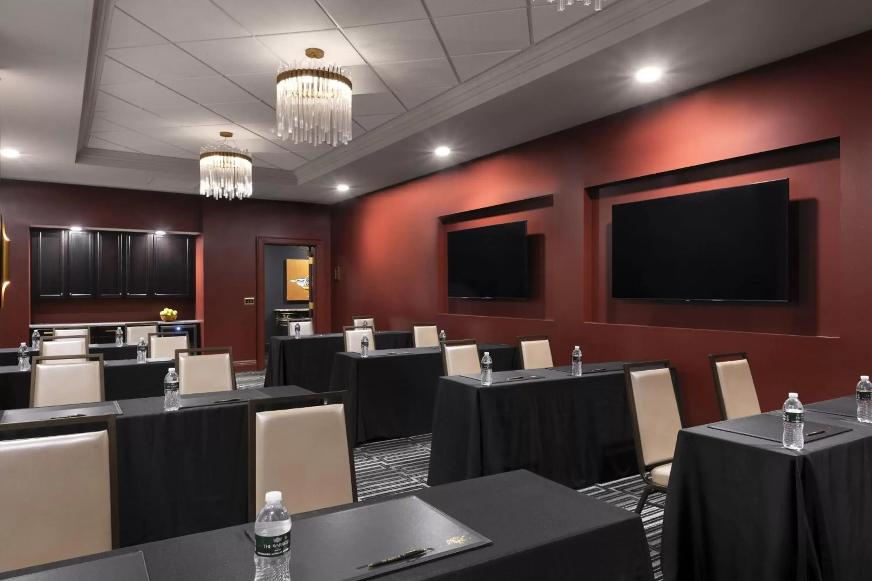 Meeting/conference room in The Warrior Hotel, Autograph Collection