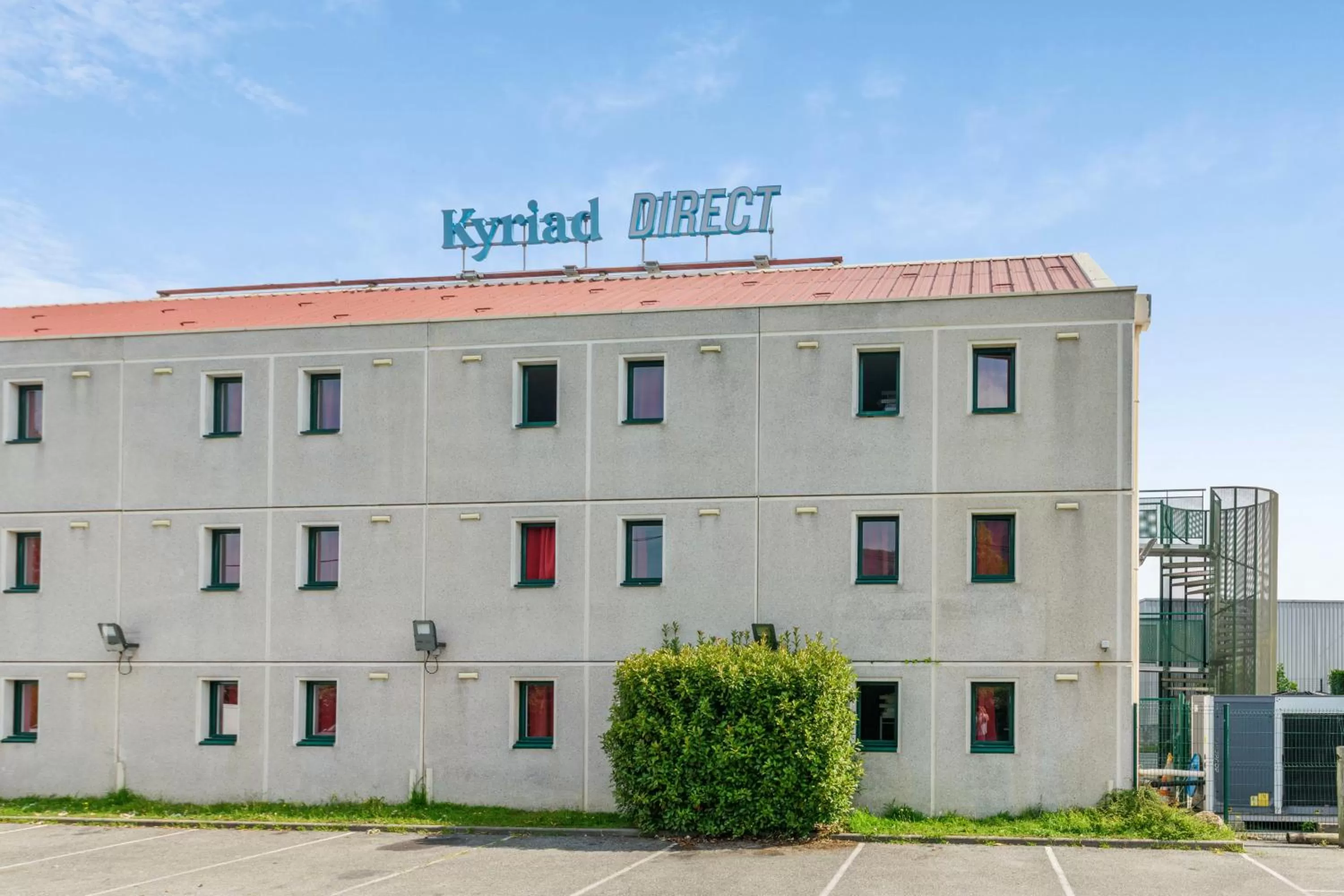 Property building in Kyriad Direct Annemasse - Genève