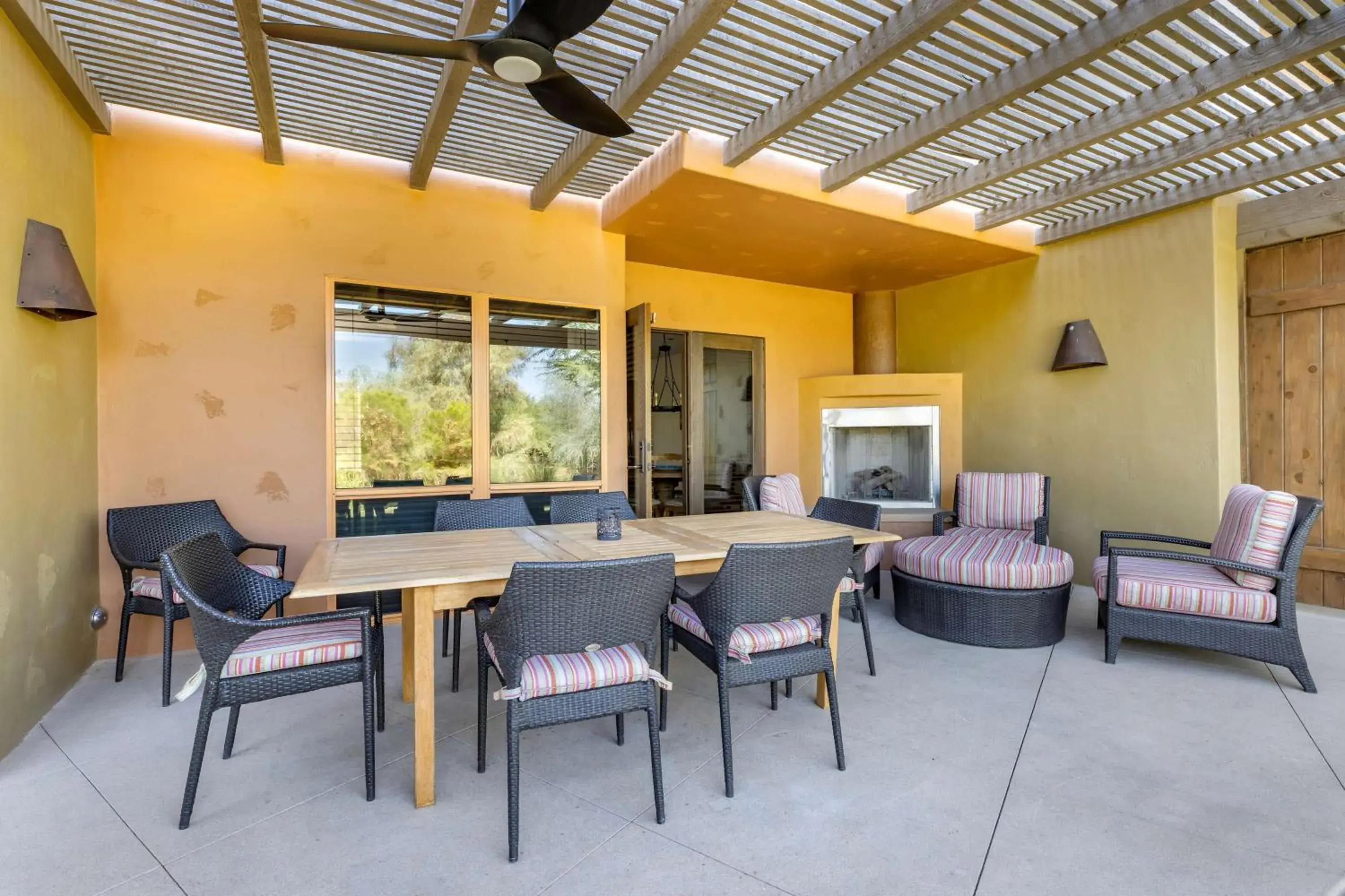 View (from property/room), Seating Area in Hilton Grand Vacations Club Palm Desert