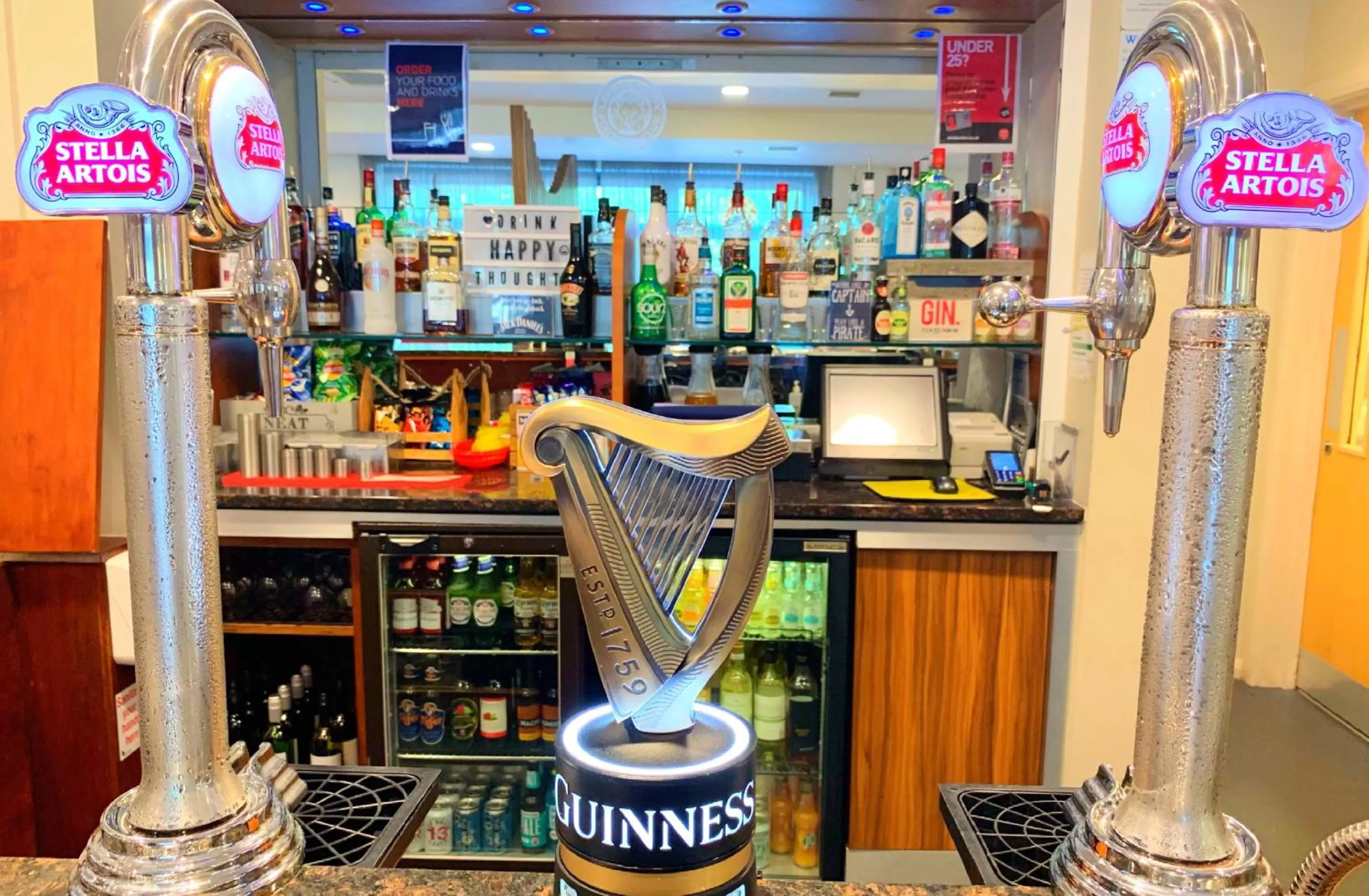 Lounge or bar in Holiday Inn Express Leicester City by IHG