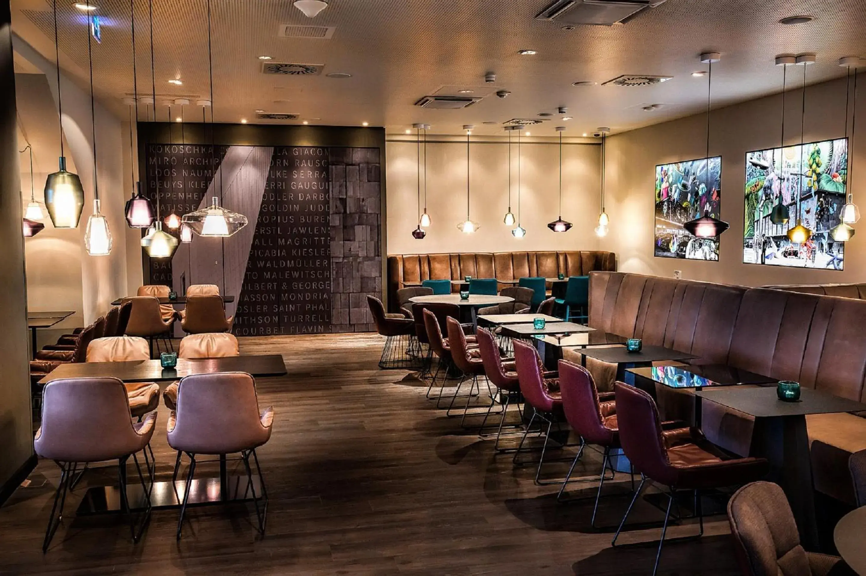 Lounge or bar, Restaurant/Places to Eat in Motel One Wien Westbahnhof