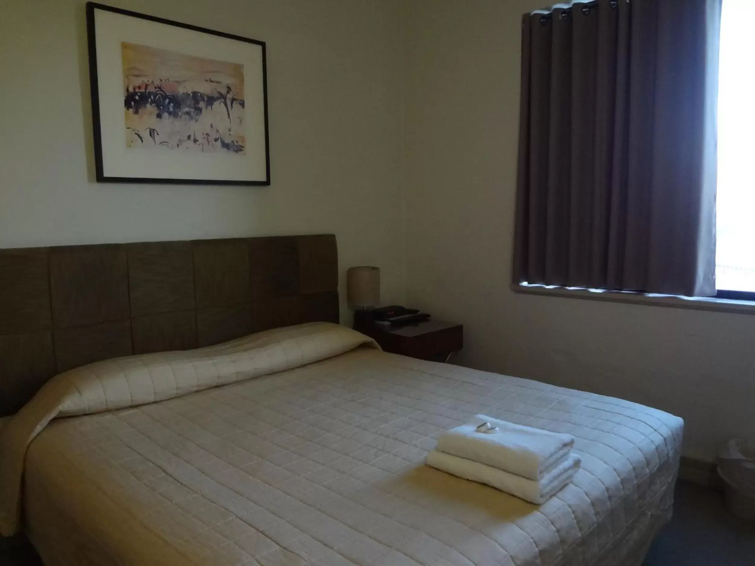 Photo of the whole room, Bed in Amaroo Hotel Dubbo