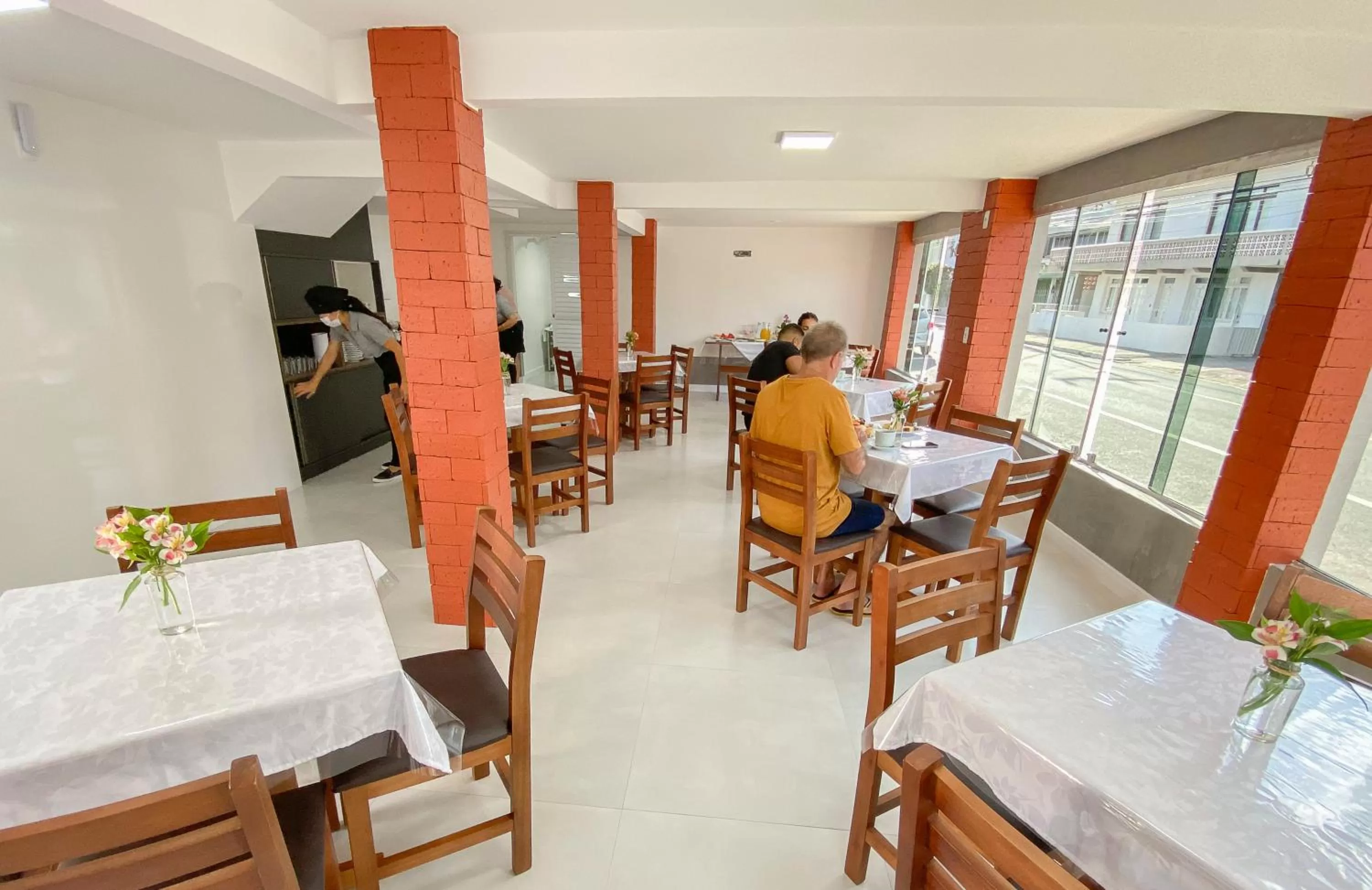 Breakfast, Restaurant/Places to Eat in GUINZA