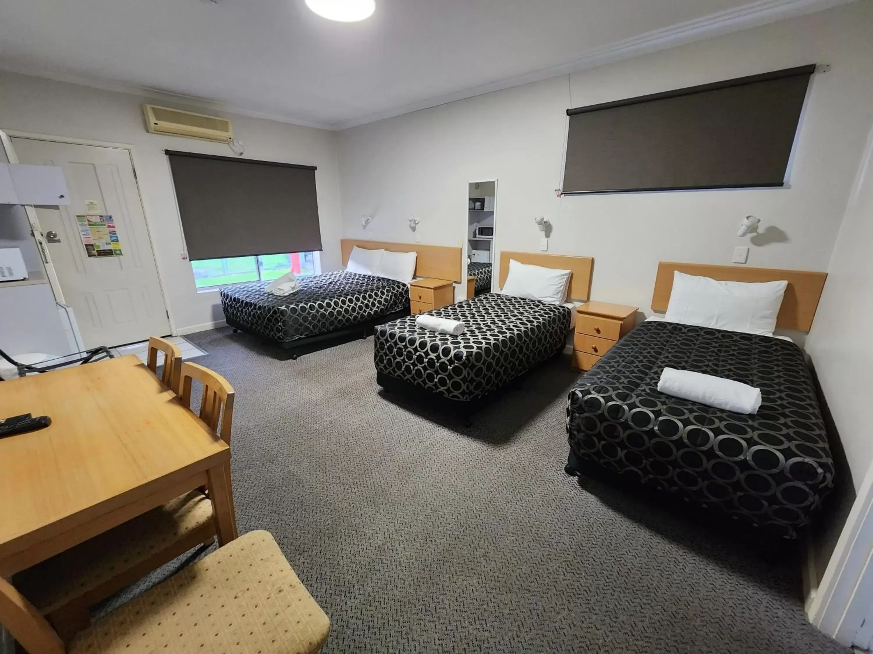 Bedroom, Seating Area in Hume Inn Motel Albury CBD