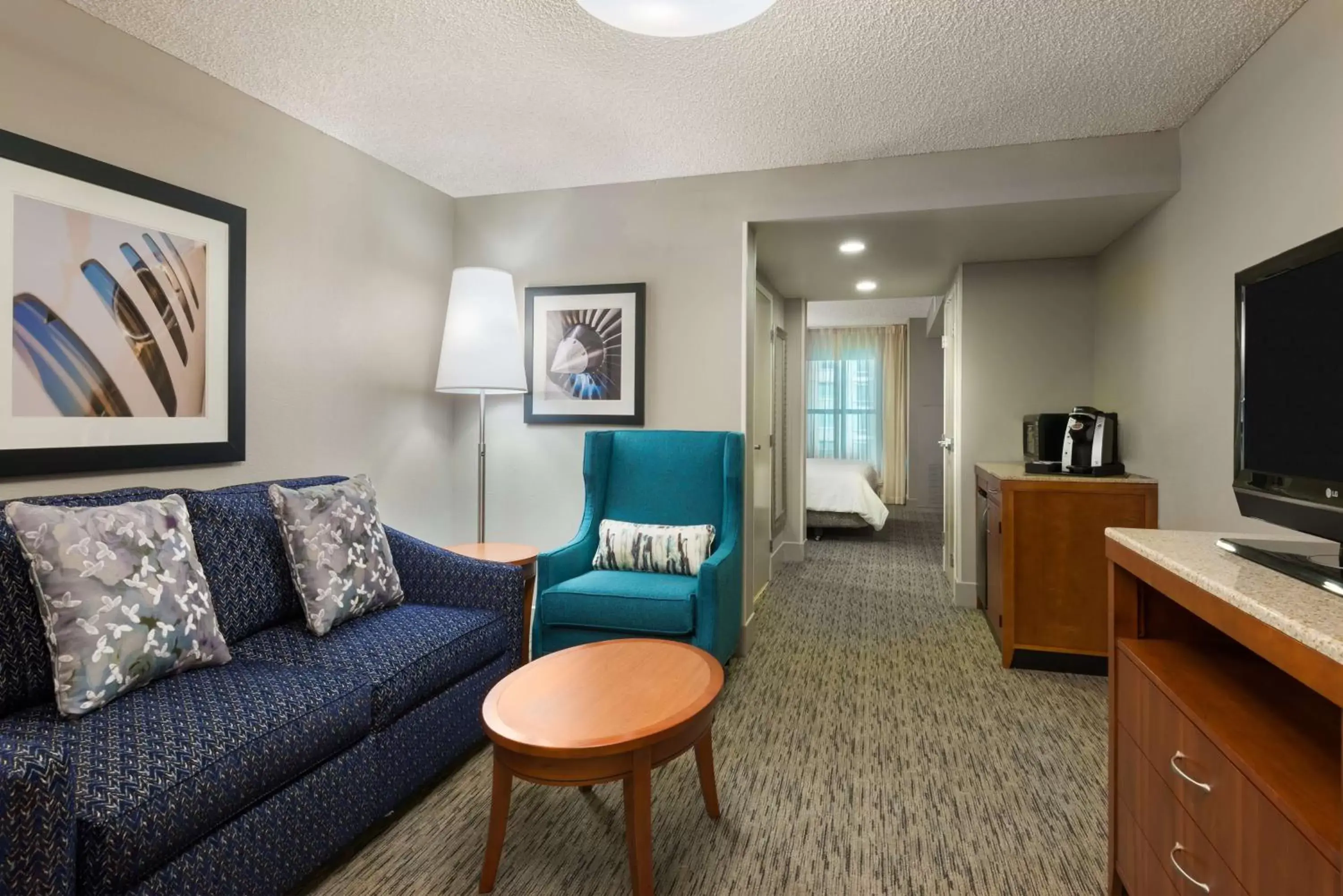 Living room, Seating Area in Hilton Garden Inn Tampa Airport/Westshore