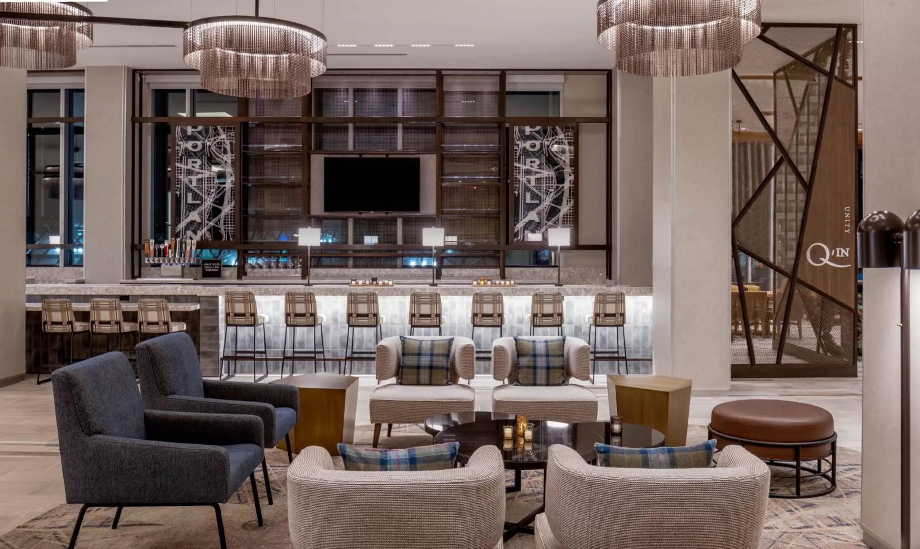 Lounge or bar in Hyatt Regency Portland at the Oregon Convention Center