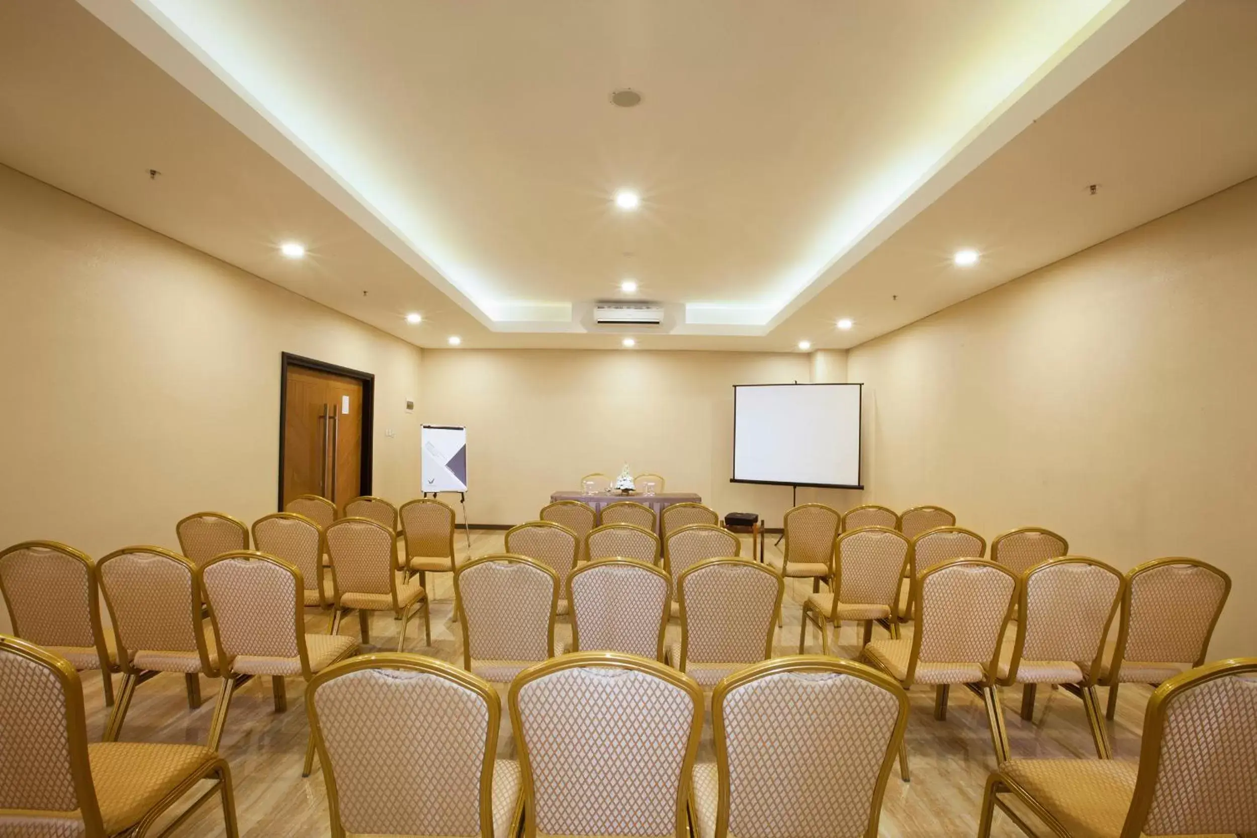 Meeting/conference room in Verse Hotel Cirebon