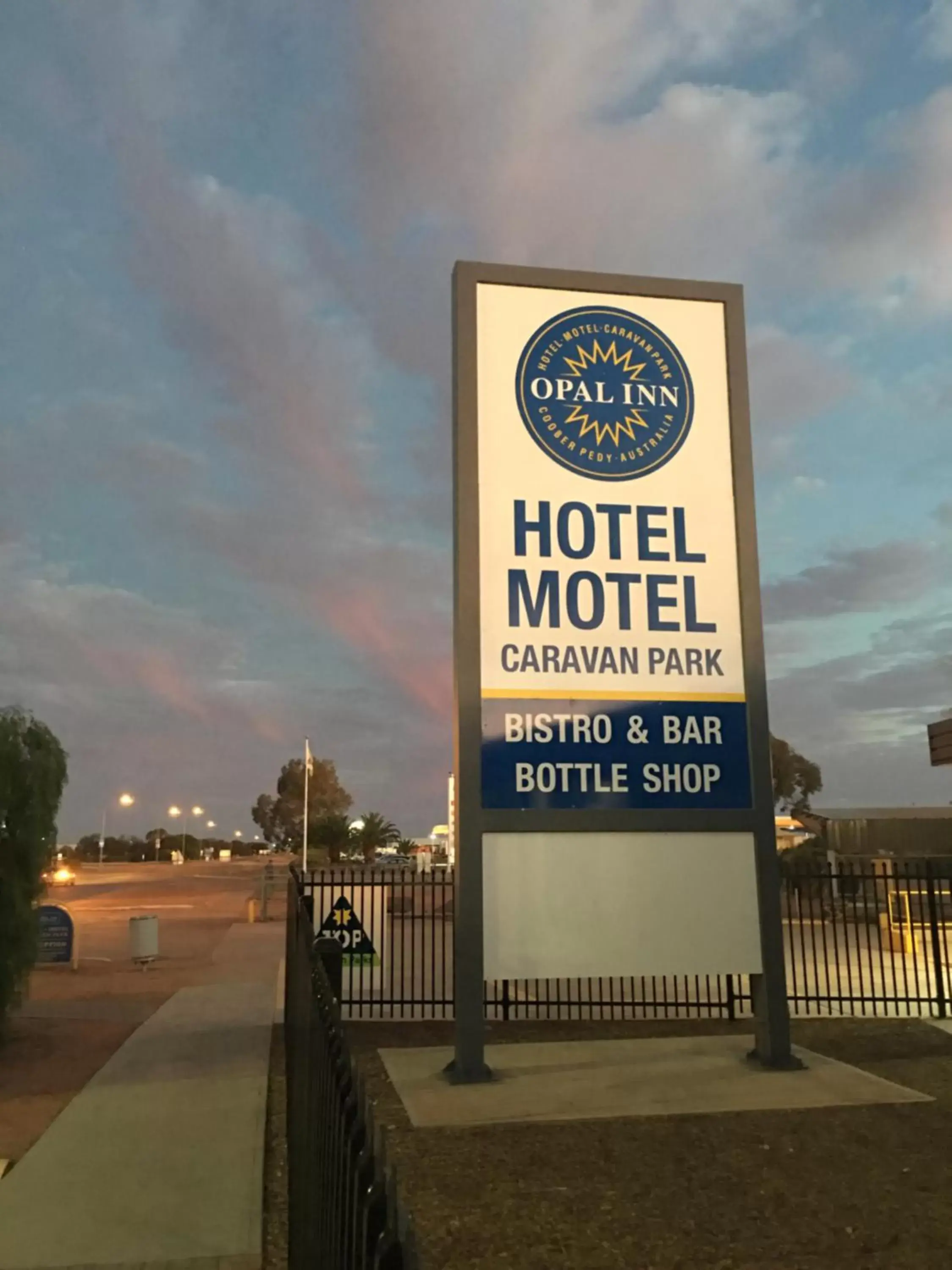 Facade/entrance in Opal Inn Hotel, Motel, Caravan Park